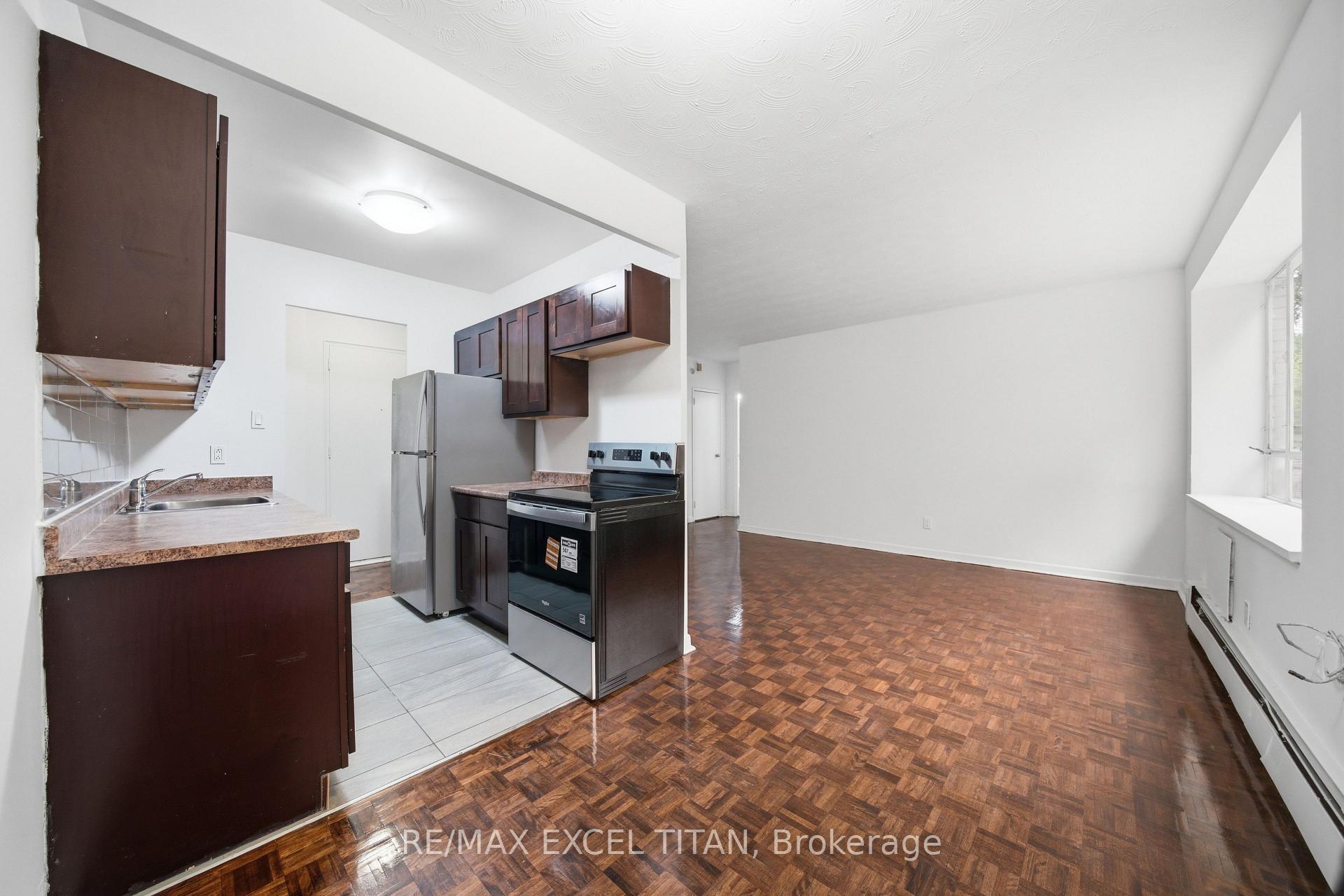 Photo 12 of Unit 108, 2895 Bathurst Street, Toronto, Bedford Park-Nortown — HOMEH