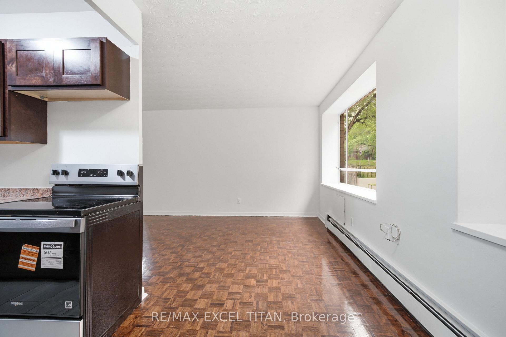 Photo 13 of Unit 108, 2895 Bathurst Street, Toronto, Bedford Park-Nortown — HOMEH