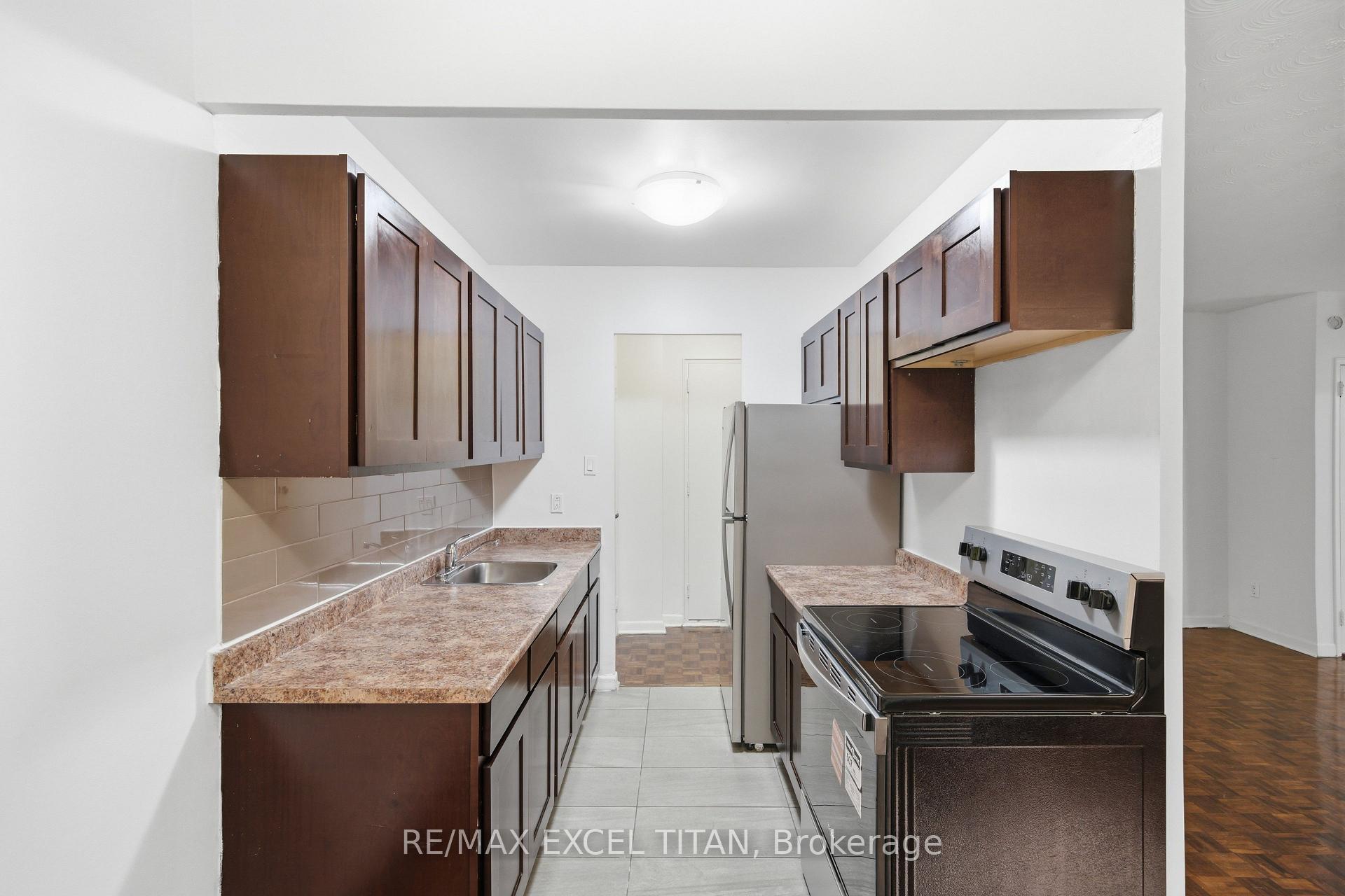 Photo 15 of Unit 108, 2895 Bathurst Street, Toronto, Bedford Park-Nortown — HOMEH