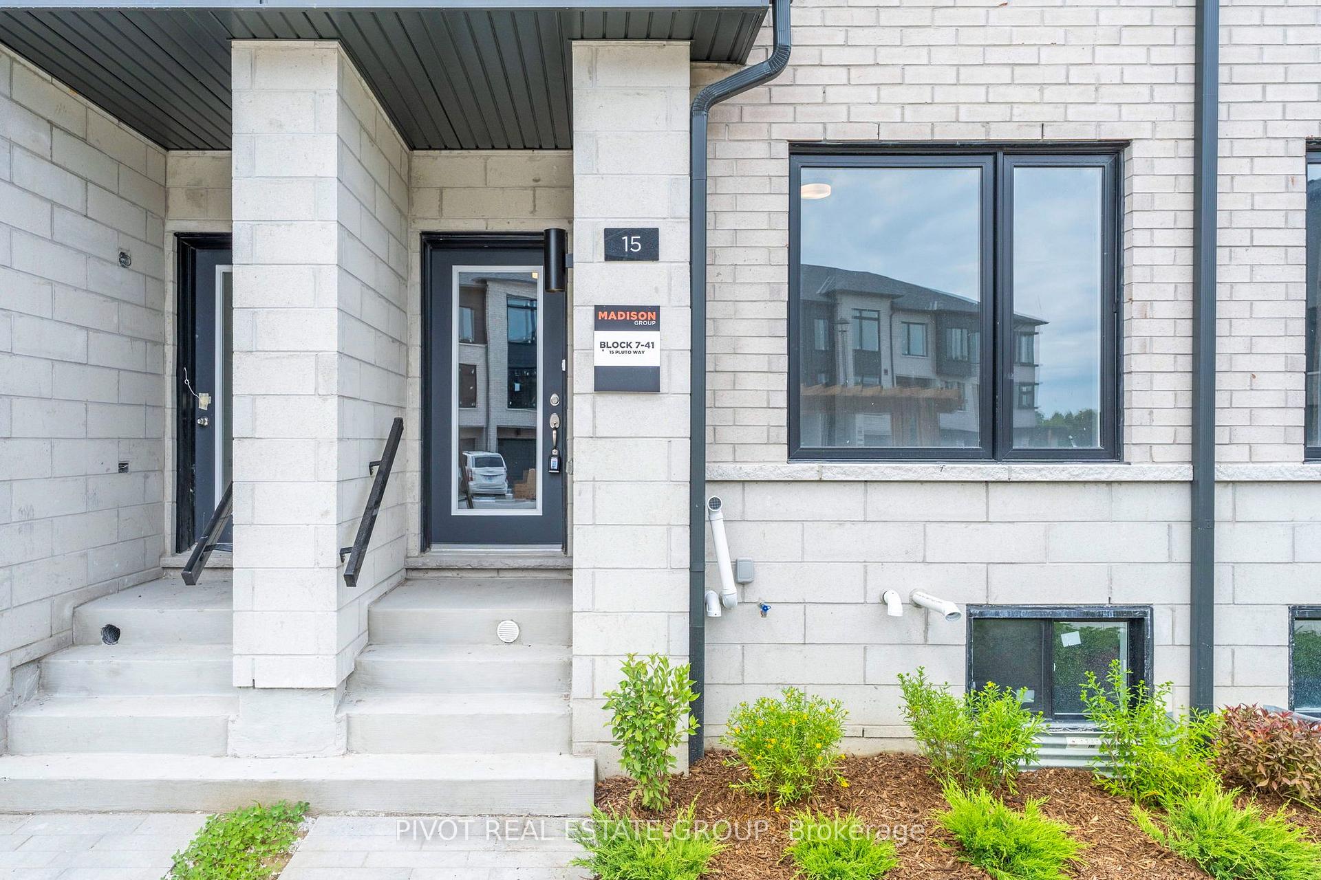 Photo 3 of 15 Pluto Way, Whitby, Brooklin — HOMEH