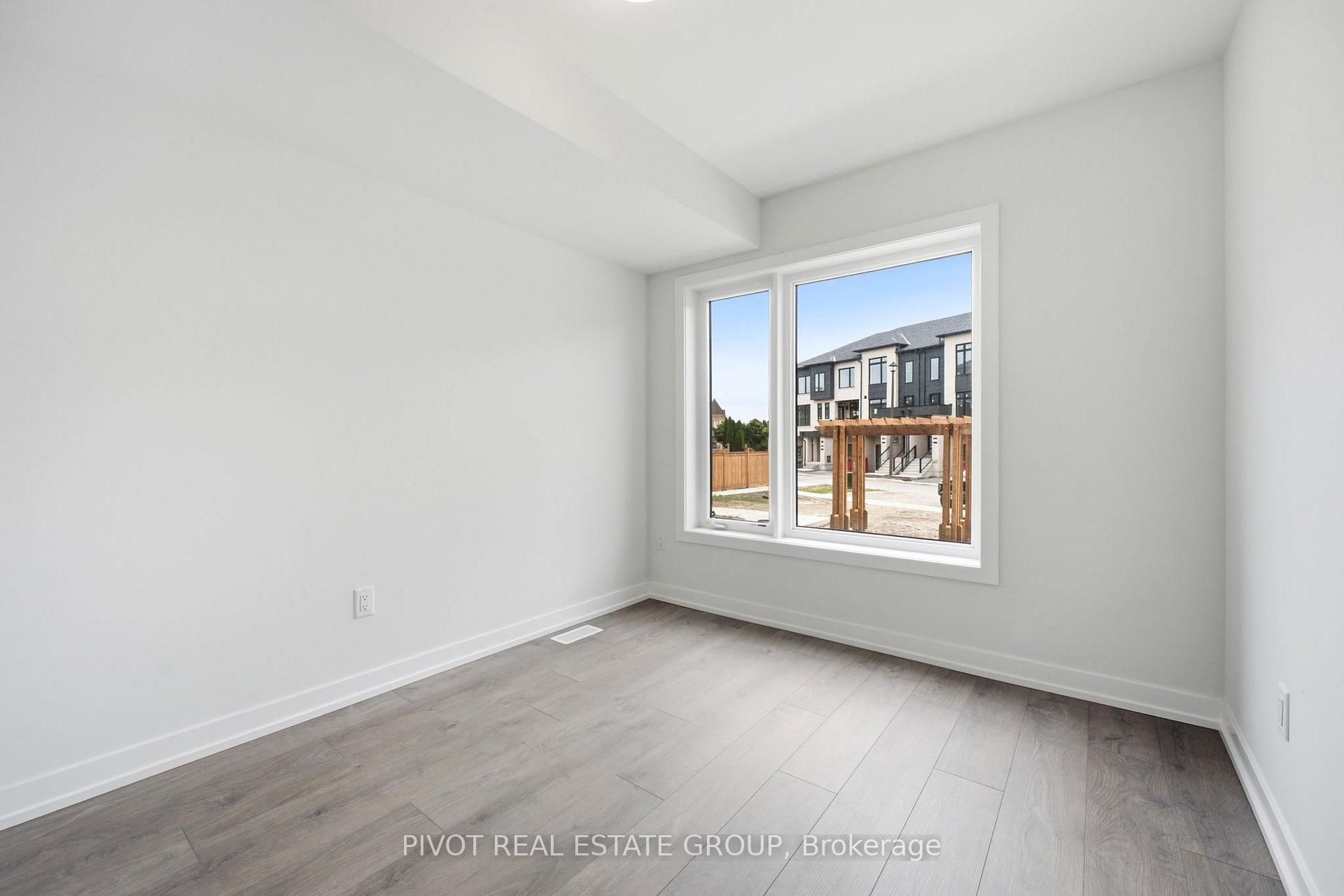 Photo 5 of 15 Pluto Way, Whitby, Brooklin — HOMEH