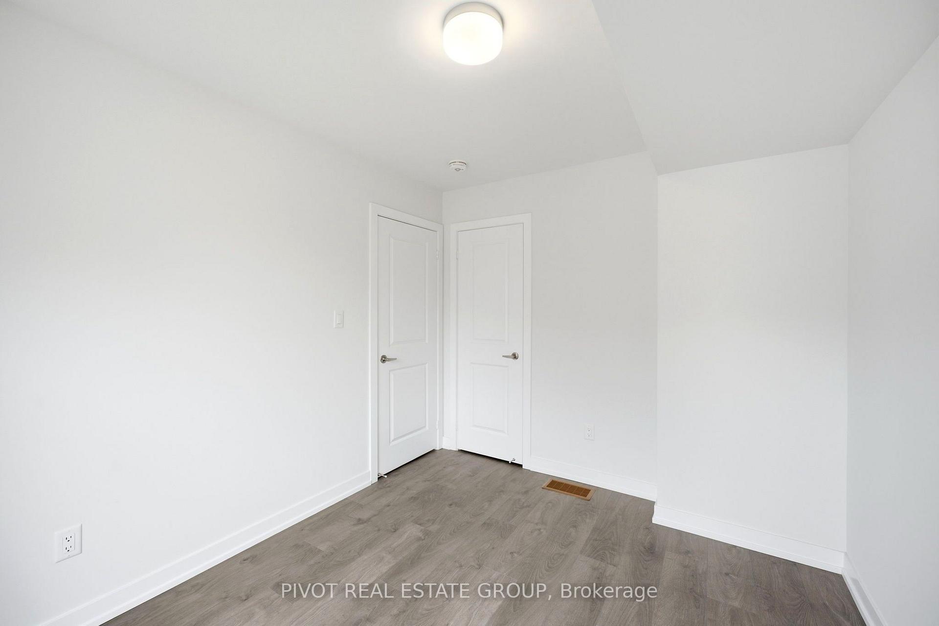 Photo 6 of 15 Pluto Way, Whitby, Brooklin — HOMEH