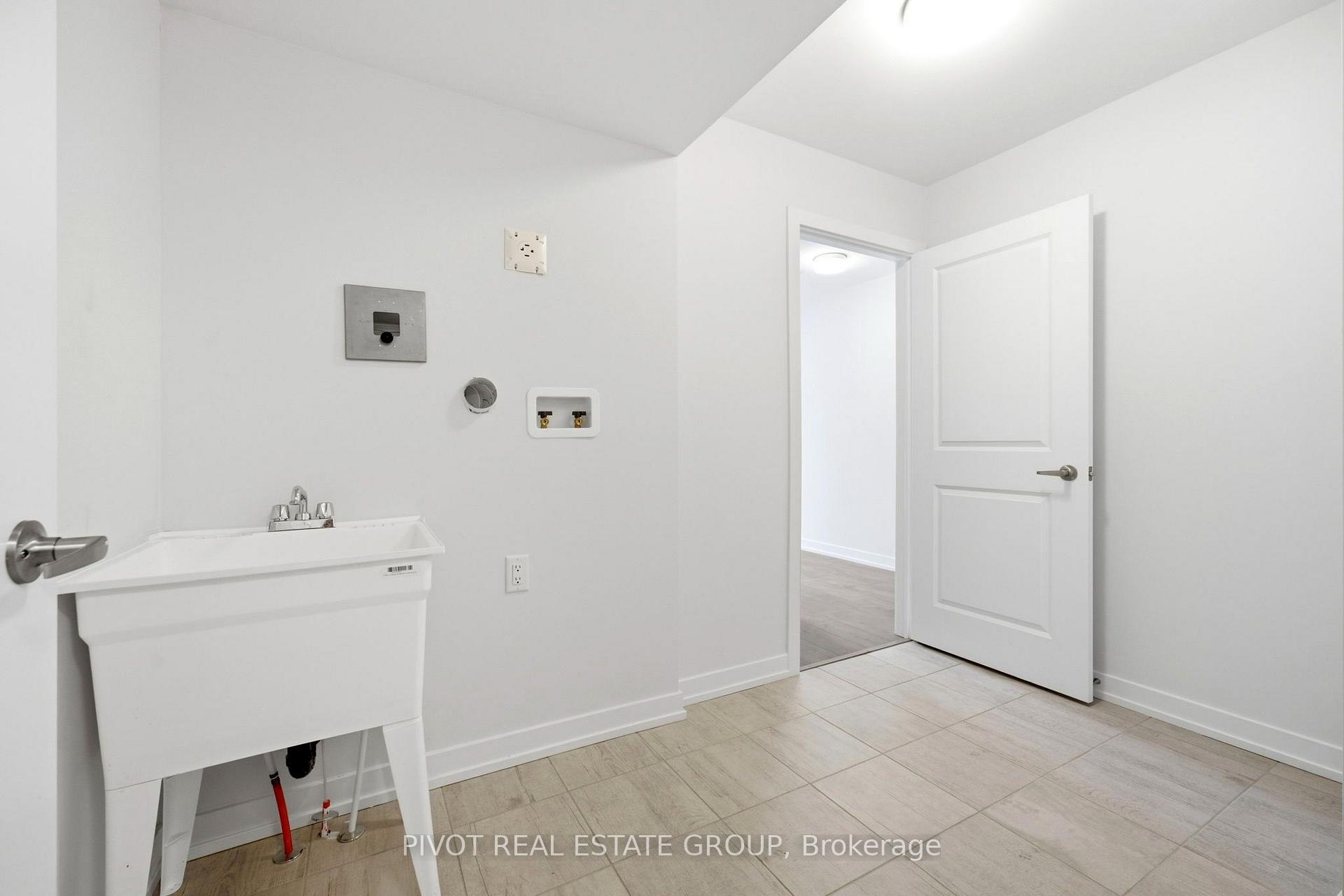 Photo 9 of 15 Pluto Way, Whitby, Brooklin — HOMEH