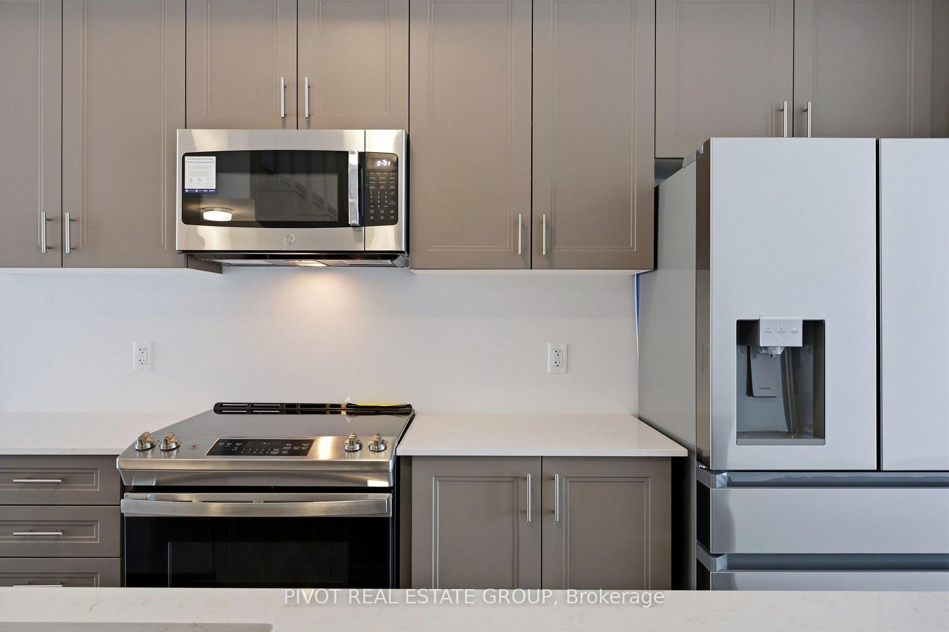 Photo 13 of 15 Pluto Way, Whitby, Brooklin — HOMEH