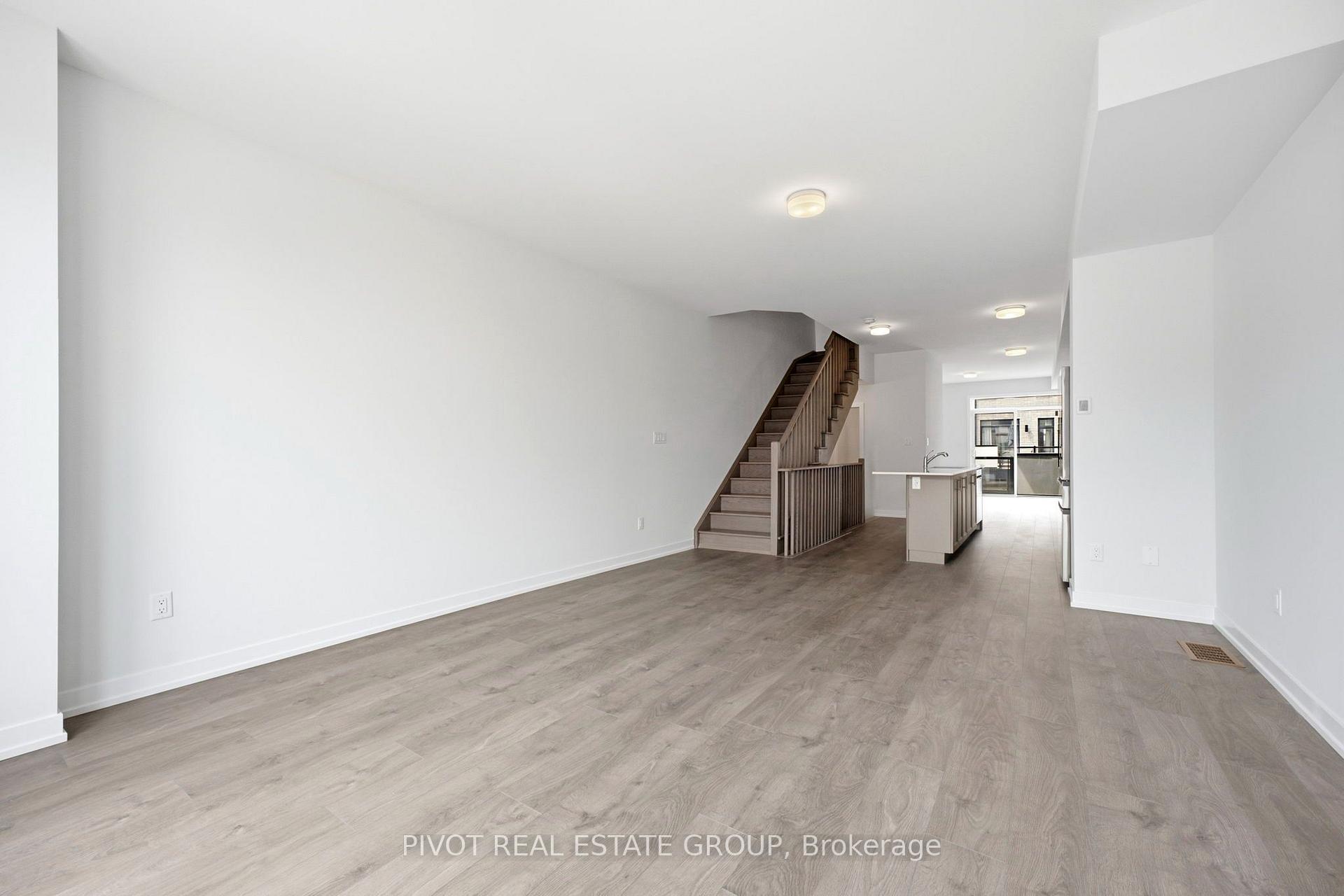 Photo 16 of 15 Pluto Way, Whitby, Brooklin — HOMEH