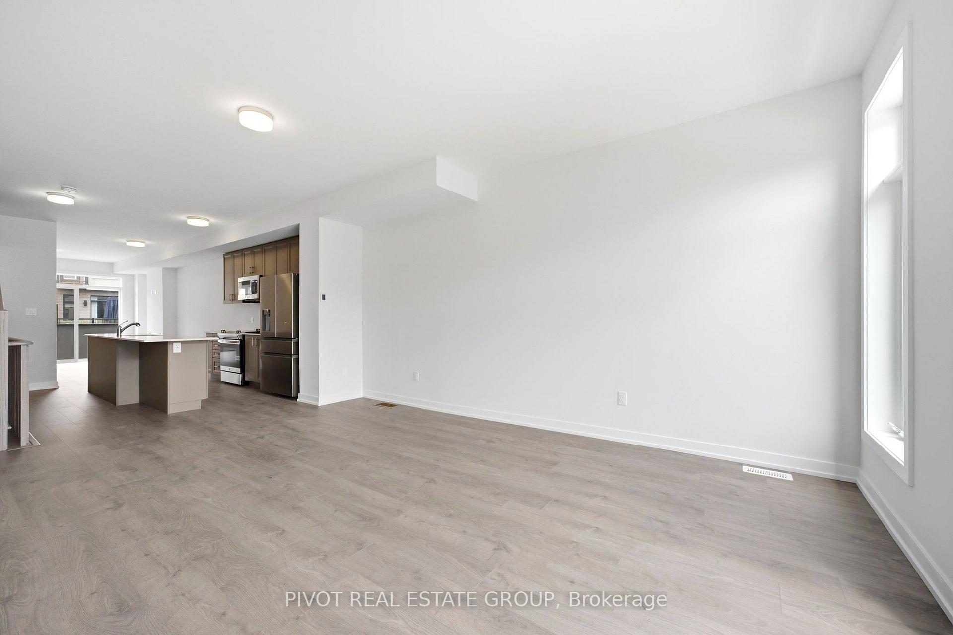 Photo 17 of 15 Pluto Way, Whitby, Brooklin — HOMEH