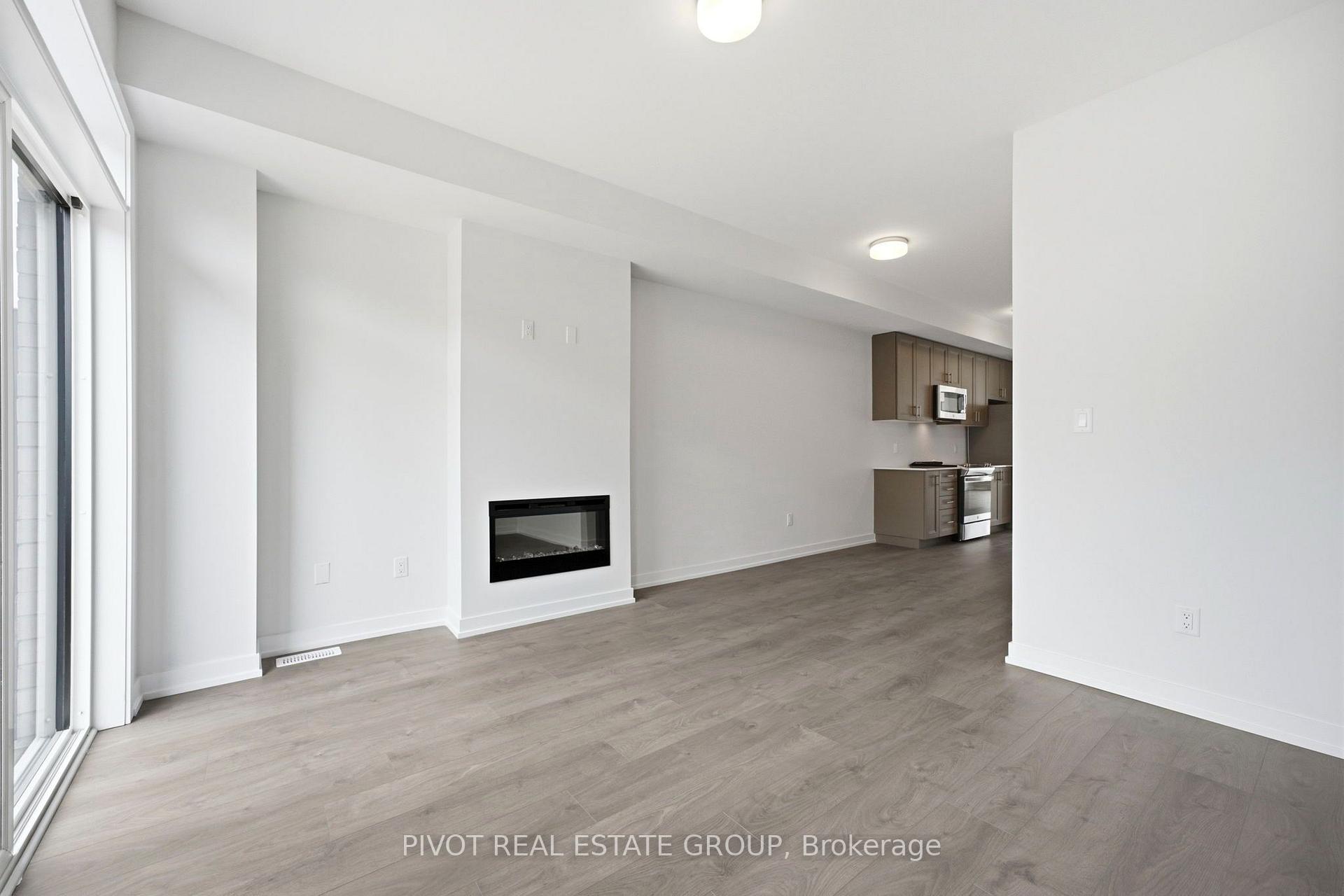 Photo 21 of 15 Pluto Way, Whitby, Brooklin — HOMEH
