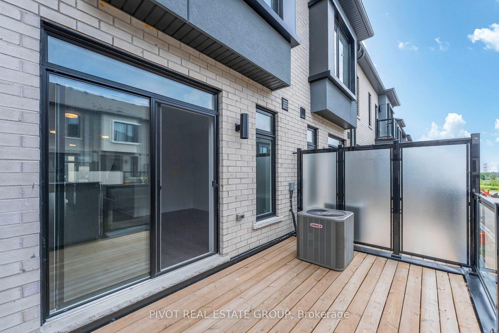 Photo 33 of 15 Pluto Way, Whitby, Brooklin — HOMEH
