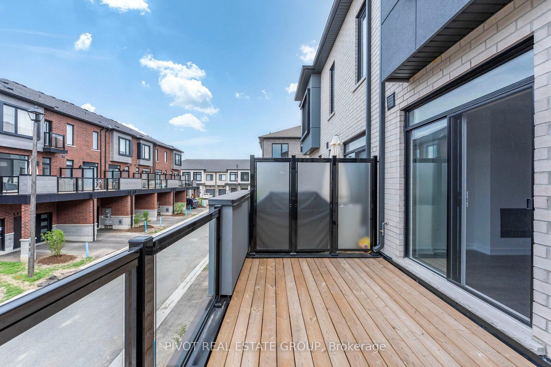 Photo 34 of 15 Pluto Way, Whitby, Brooklin — HOMEH