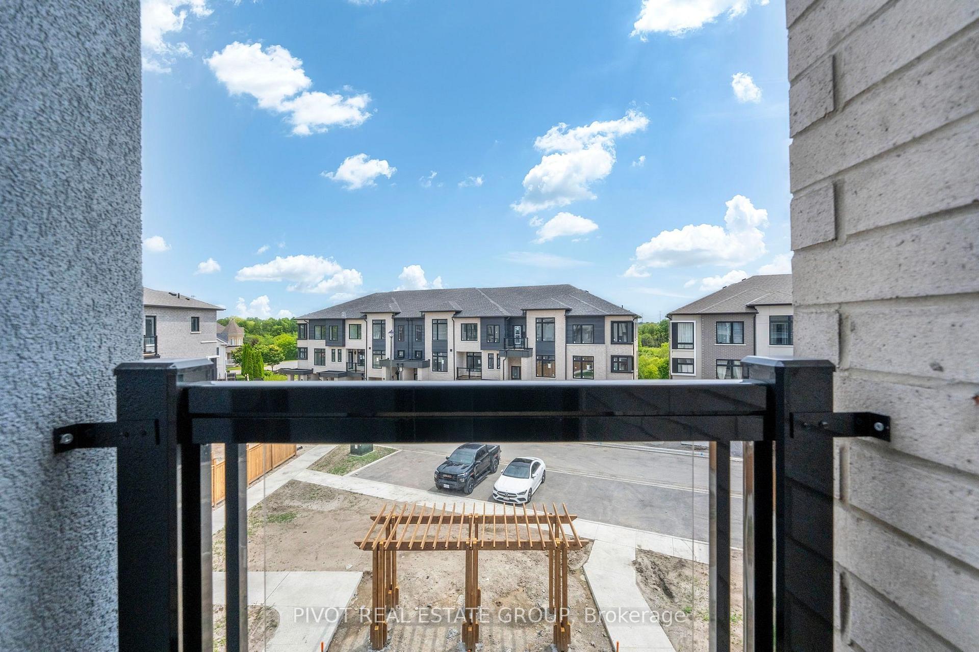 Photo 35 of 15 Pluto Way, Whitby, Brooklin — HOMEH