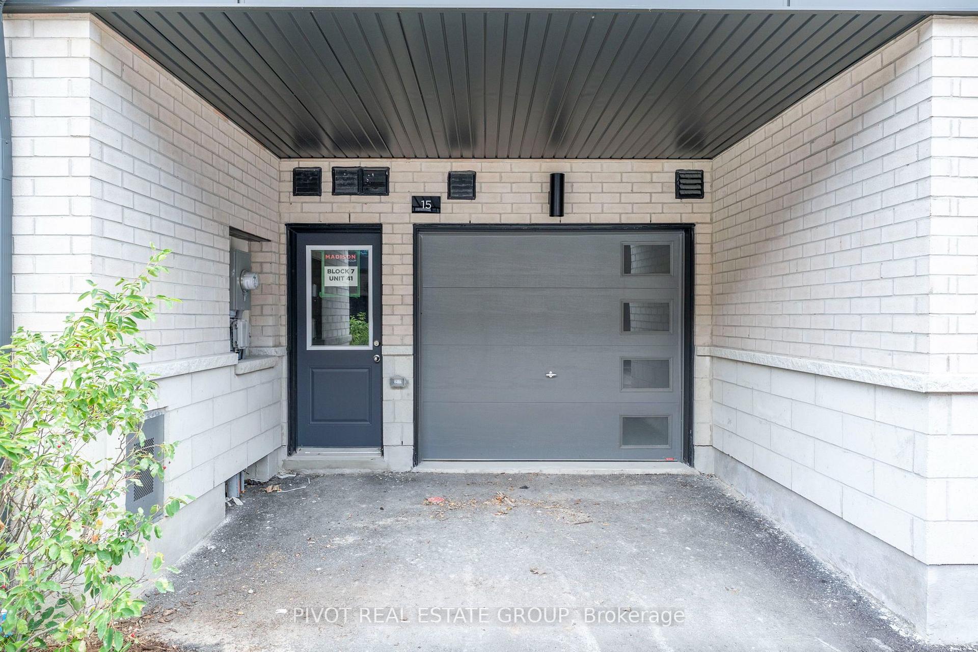 Photo 37 of 15 Pluto Way, Whitby, Brooklin — HOMEH