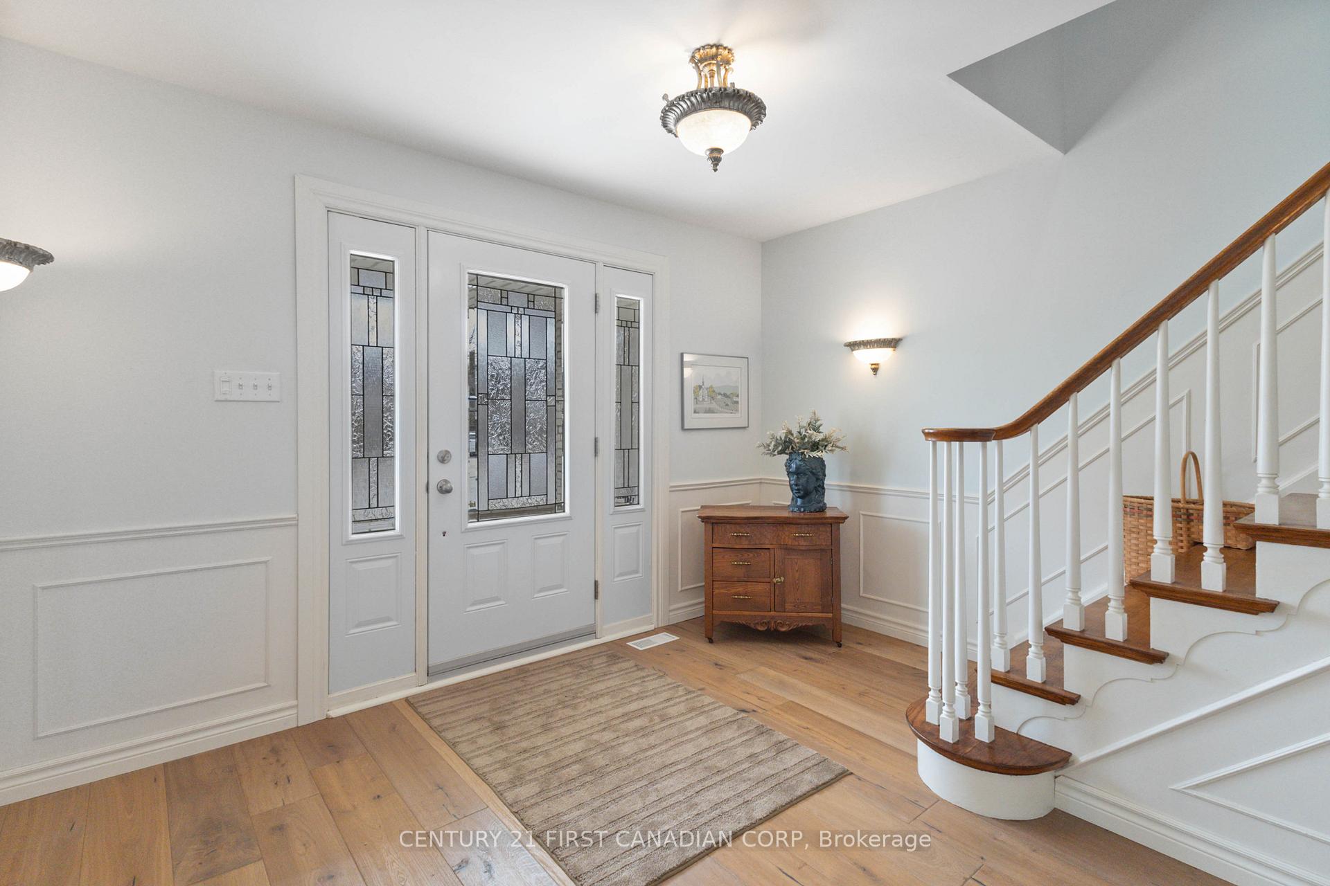 Photo 4 of 1080 Viscount Road, London, South M — HOMEH