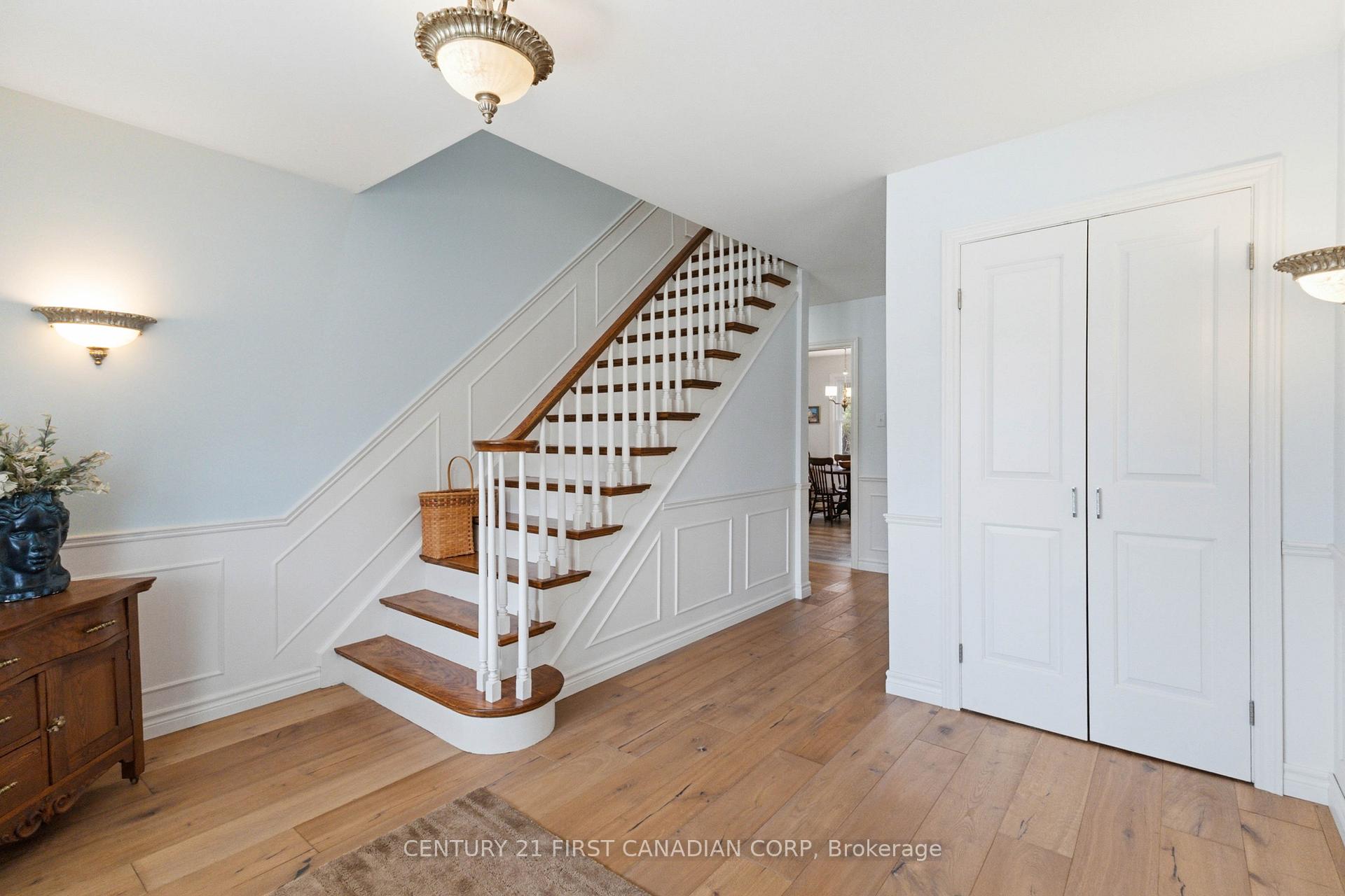 Photo 5 of 1080 Viscount Road, London, South M — HOMEH