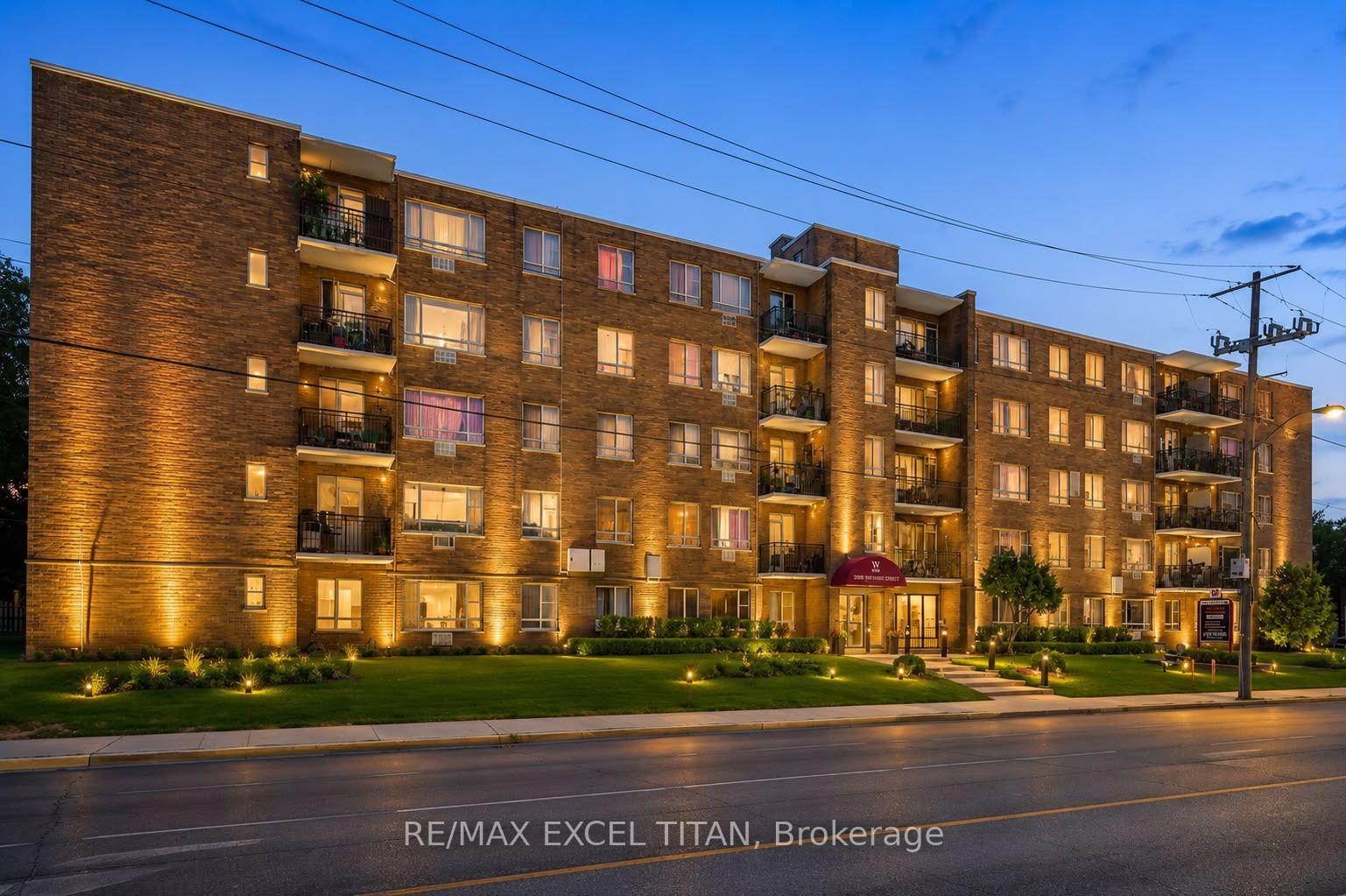 Photo 1 of Unit 111, 2895 Bathurst Street, Toronto, Bedford Park-Nortown — HOMEH