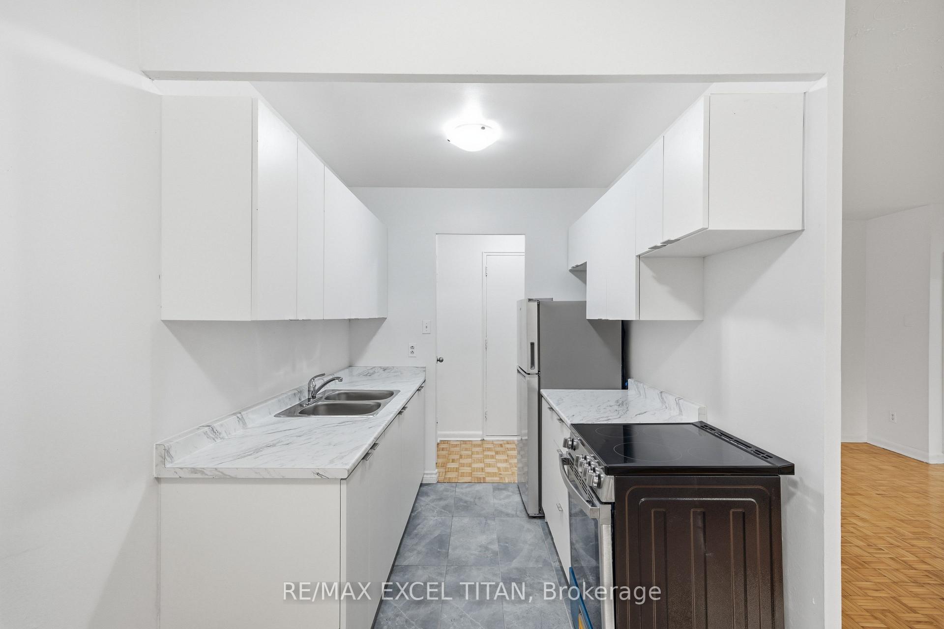 Photo 14 of Unit 111, 2895 Bathurst Street, Toronto, Bedford Park-Nortown — HOMEH