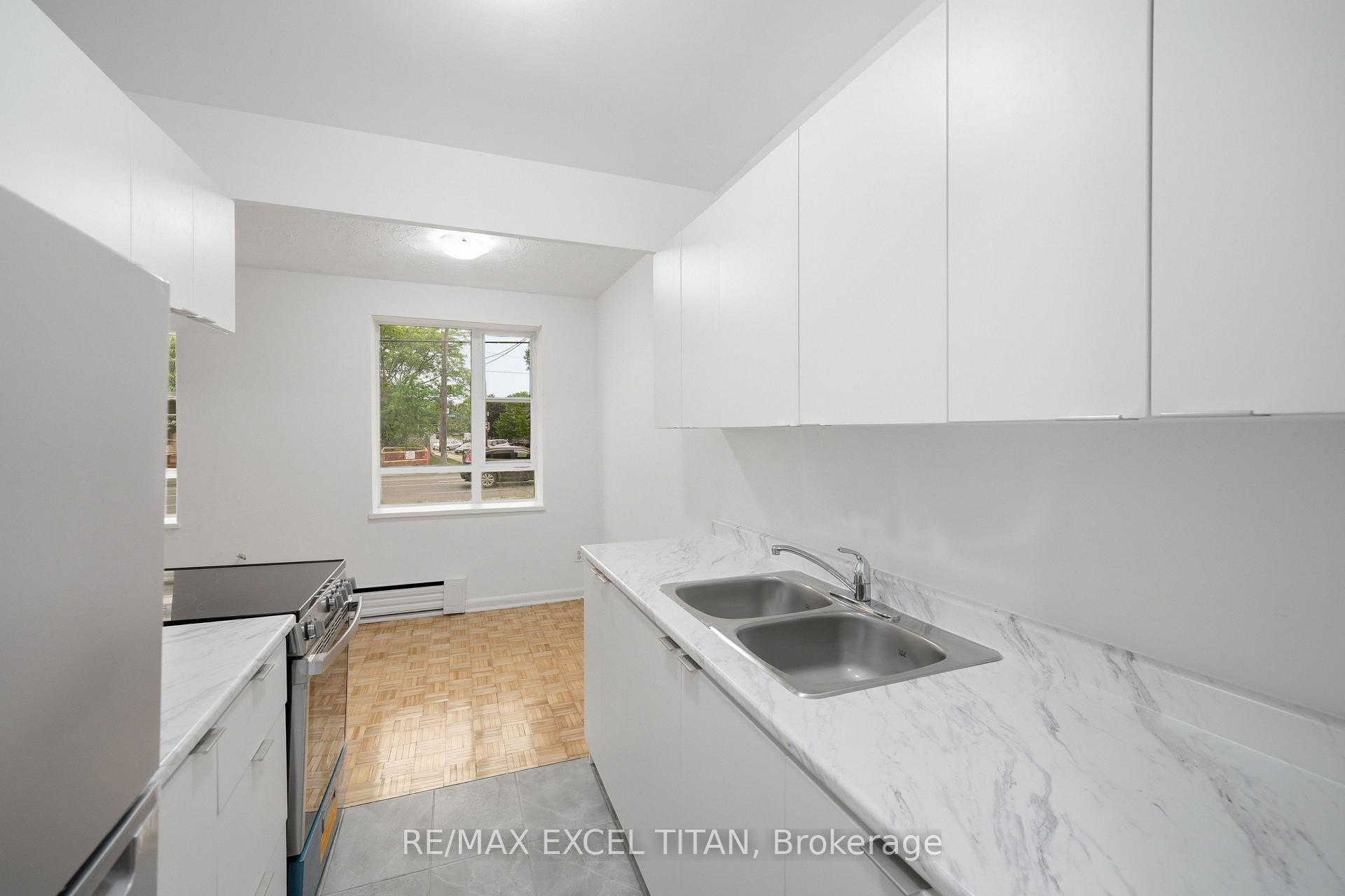 Photo 16 of Unit 111, 2895 Bathurst Street, Toronto, Bedford Park-Nortown — HOMEH