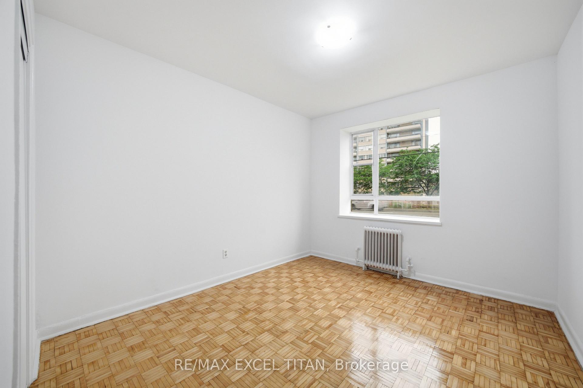 Photo 17 of Unit 111, 2895 Bathurst Street, Toronto, Bedford Park-Nortown — HOMEH