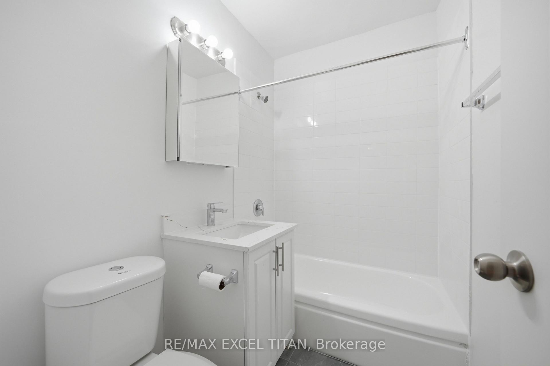Photo 19 of Unit 111, 2895 Bathurst Street, Toronto, Bedford Park-Nortown — HOMEH
