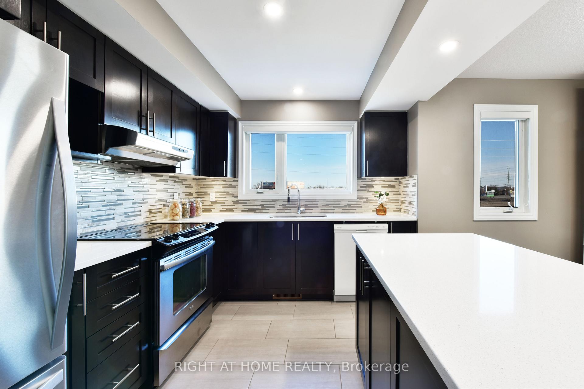Photo 18 of 520 Silvertip Lane, Ottawa, Kanata - Kanata Lakes/Heritage Hills — HOMEH