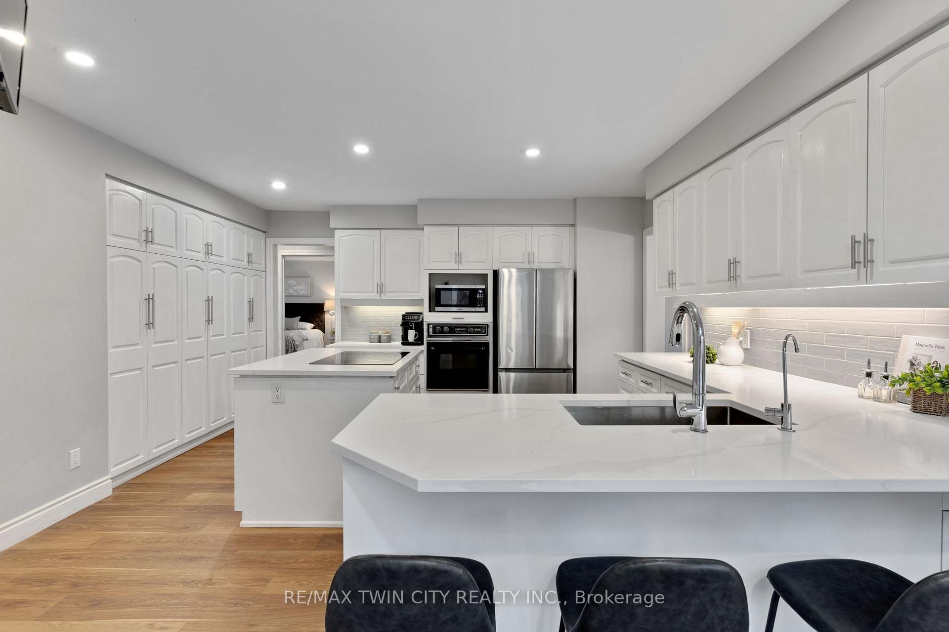 Photo 17 of 600 Coppercroft Court, Waterloo, Colonial Acres — HOMEH