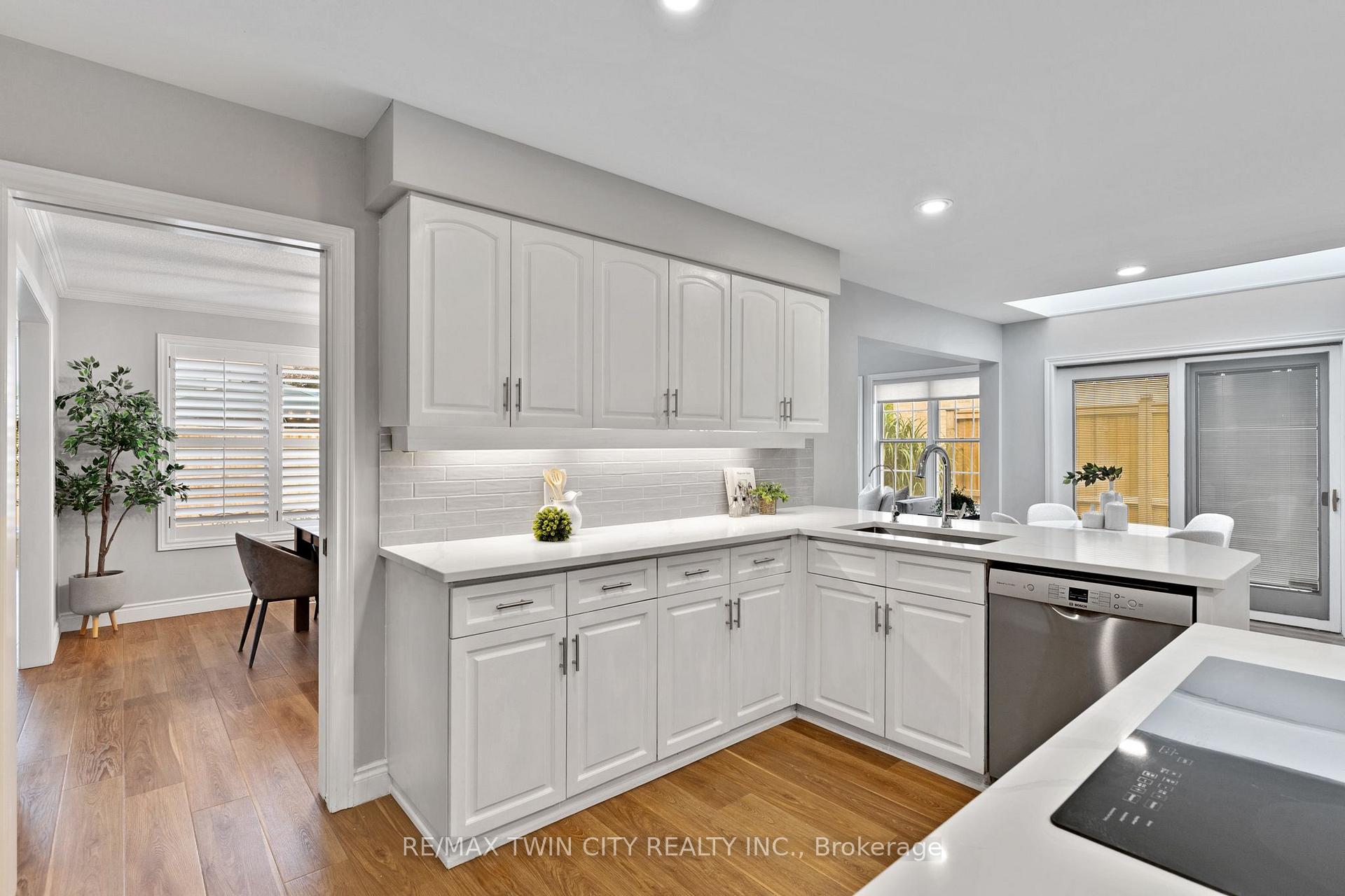 Photo 19 of 600 Coppercroft Court, Waterloo, Colonial Acres — HOMEH