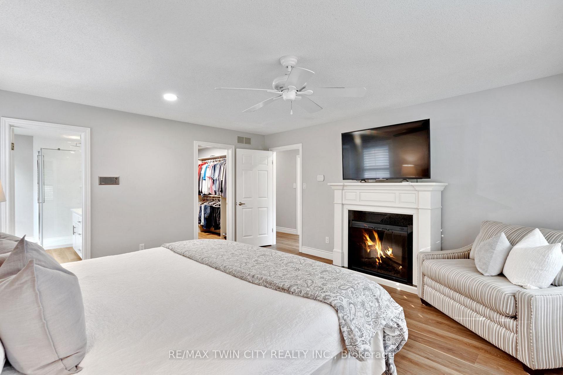Photo 22 of 600 Coppercroft Court, Waterloo, Colonial Acres — HOMEH