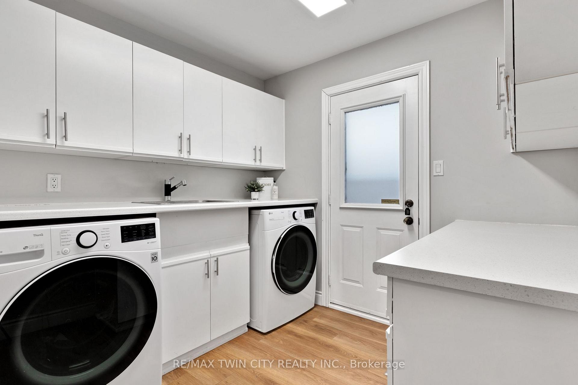 Photo 25 of 600 Coppercroft Court, Waterloo, Colonial Acres — HOMEH