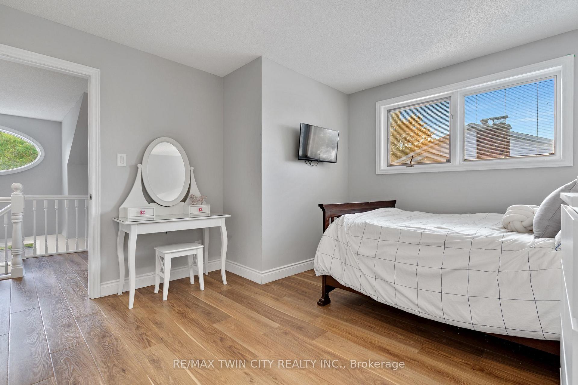 Photo 29 of 600 Coppercroft Court, Waterloo, Colonial Acres — HOMEH