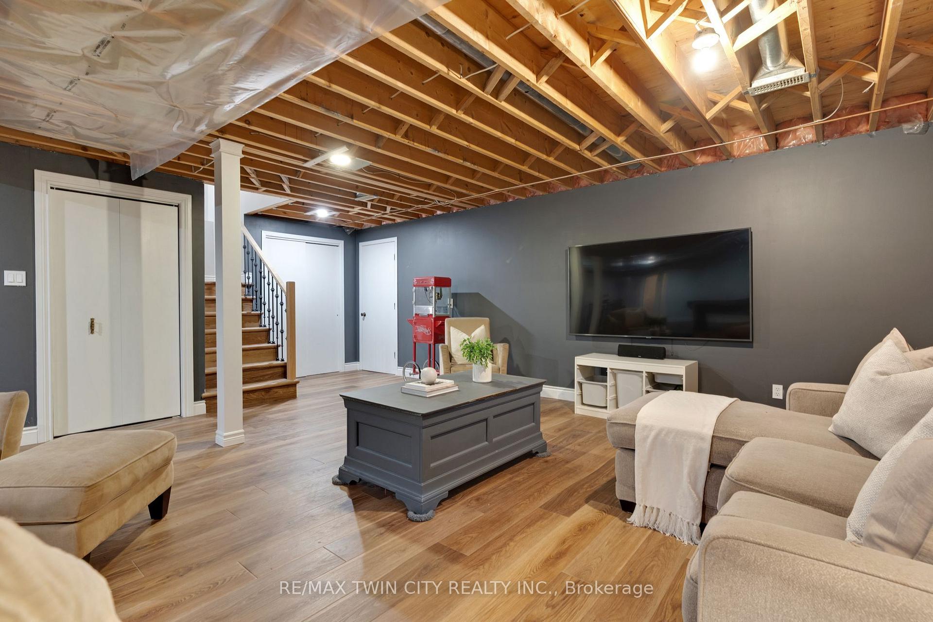 Photo 34 of 600 Coppercroft Court, Waterloo, Colonial Acres — HOMEH
