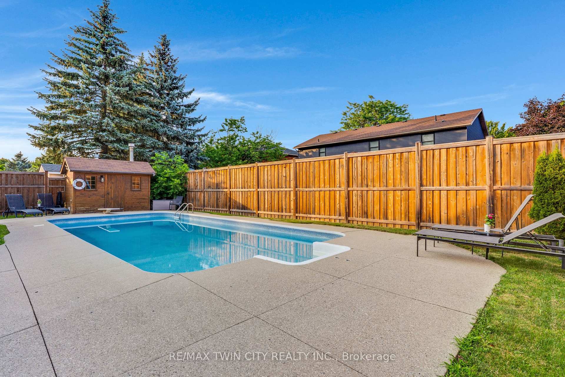 Photo 43 of 600 Coppercroft Court, Waterloo, Colonial Acres — HOMEH