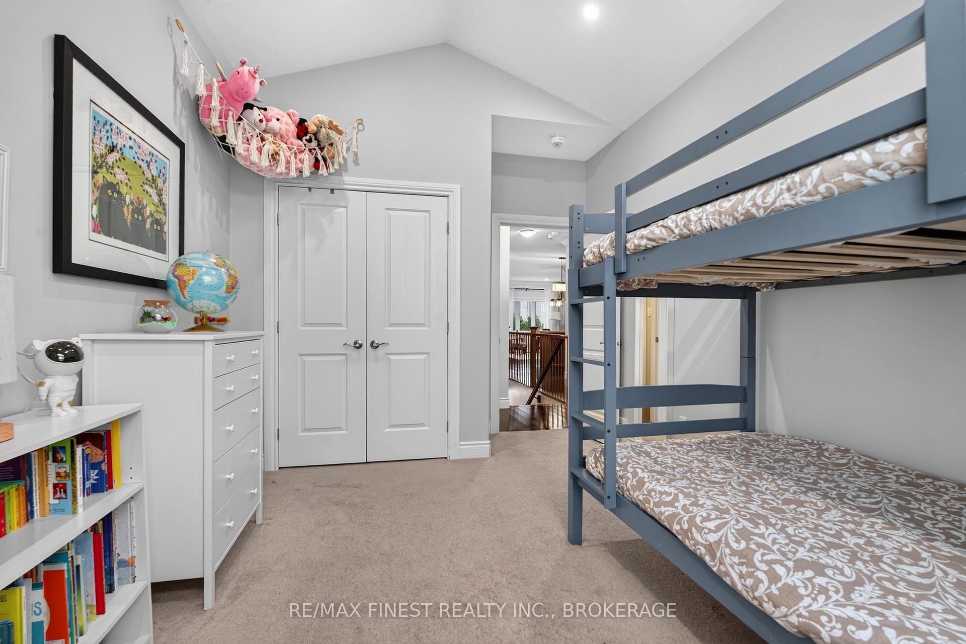 Photo 14 of 28 Park Crescent, Loyalist, Amherstview — HOMEH
