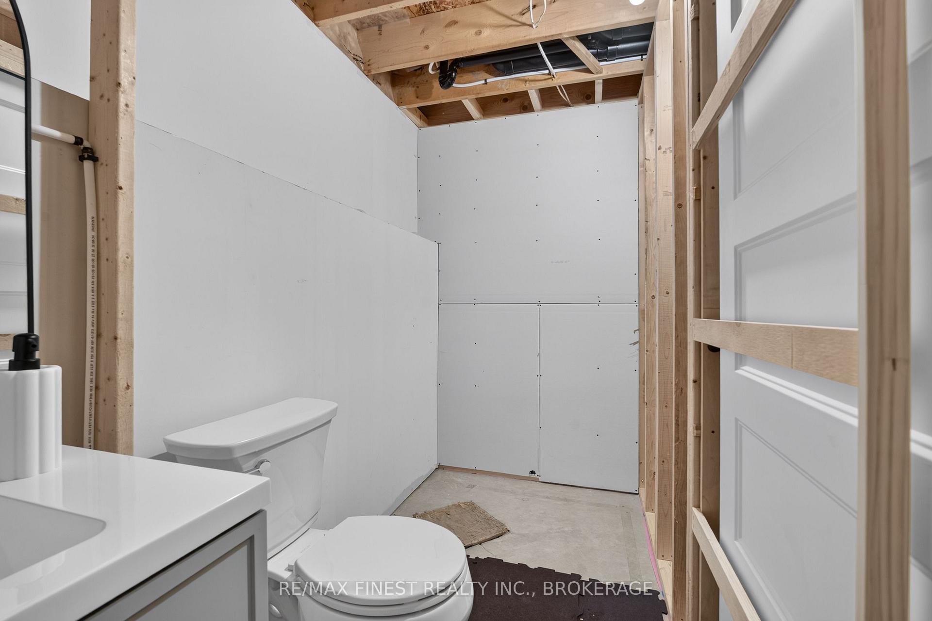 Photo 21 of 28 Park Crescent, Loyalist, Amherstview — HOMEH