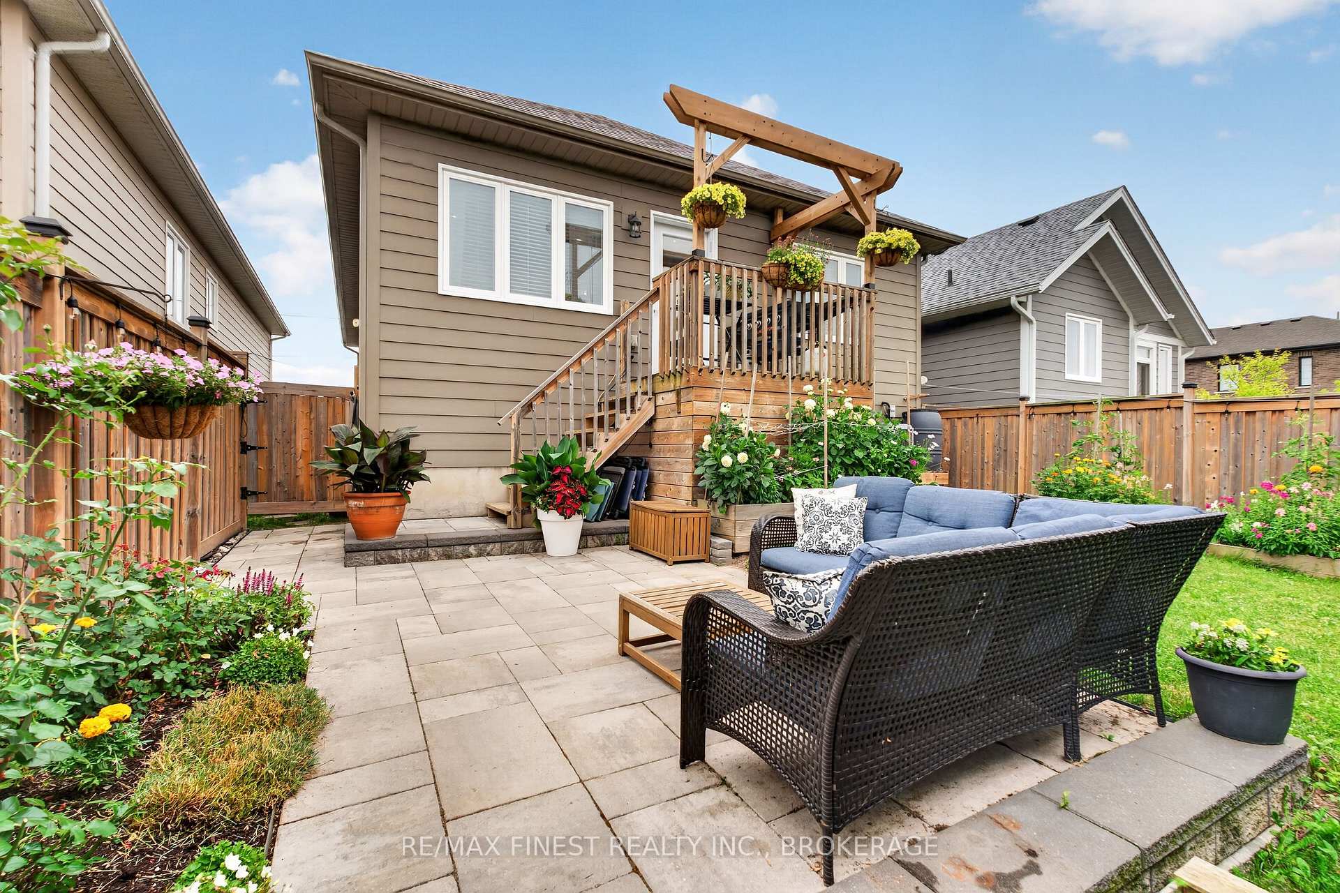 Photo 24 of 28 Park Crescent, Loyalist, Amherstview — HOMEH