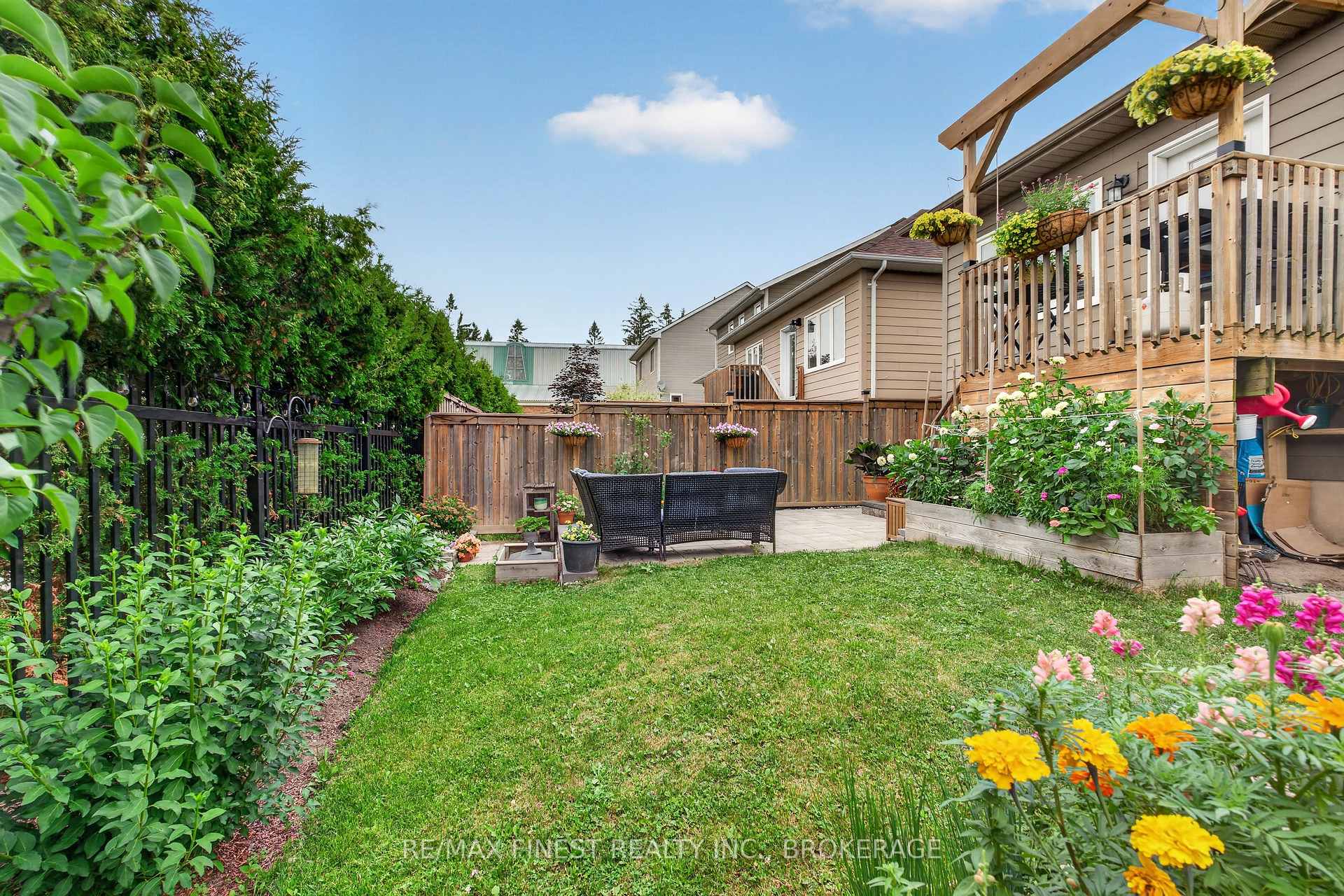 Photo 27 of 28 Park Crescent, Loyalist, Amherstview — HOMEH