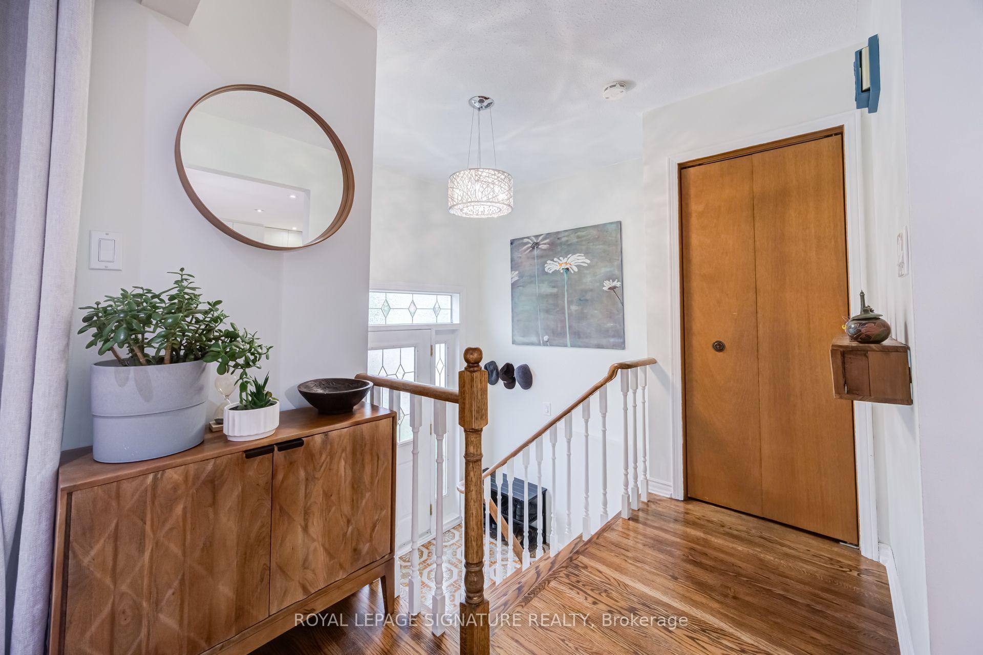 Photo 3 of 199 Chalfield Lane, Mississauga, Rathwood — HOMEH