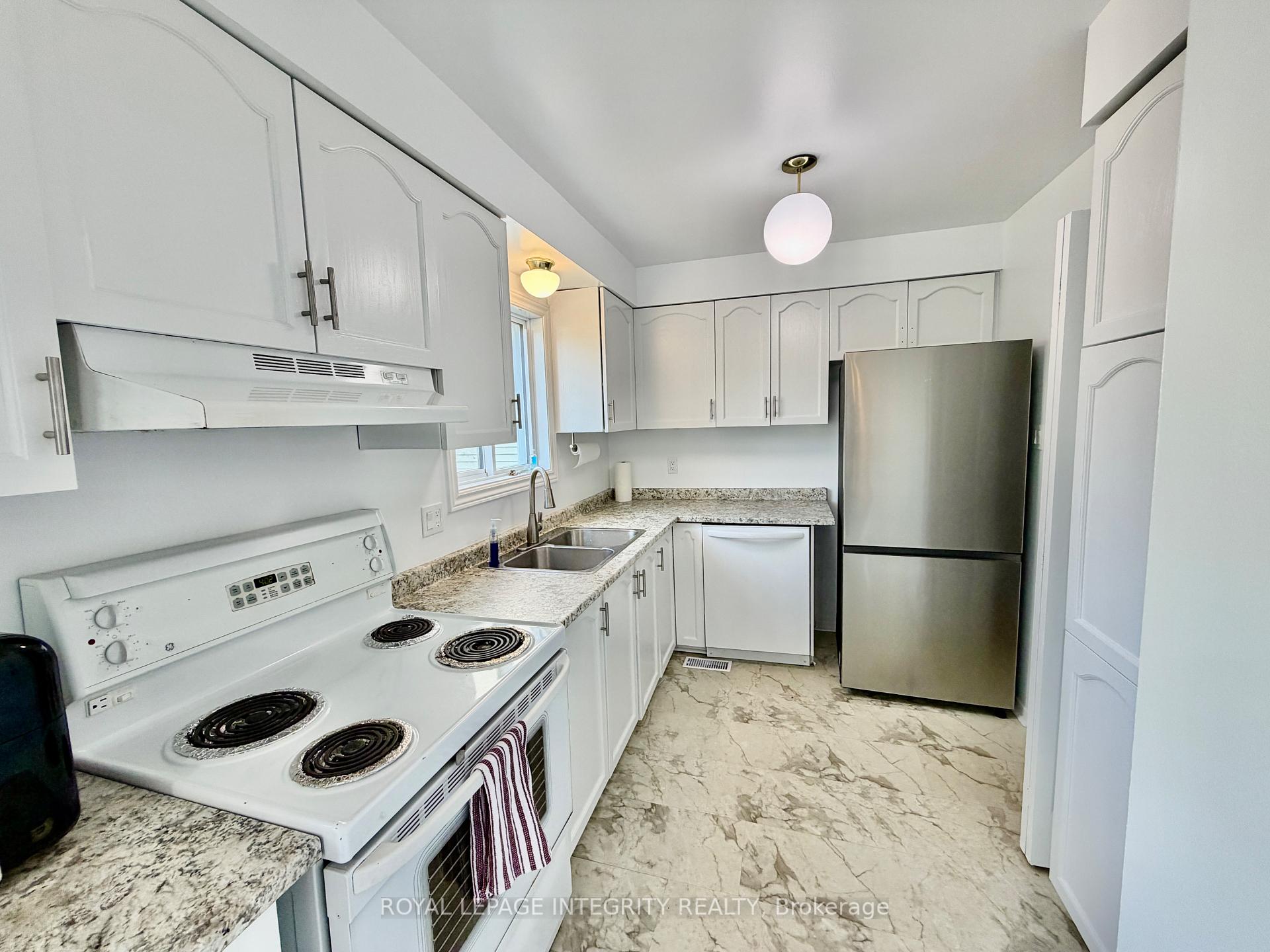 Photo 5 of 1039 Karsh Drive, Ottawa, Hunt Club Park — HOMEH