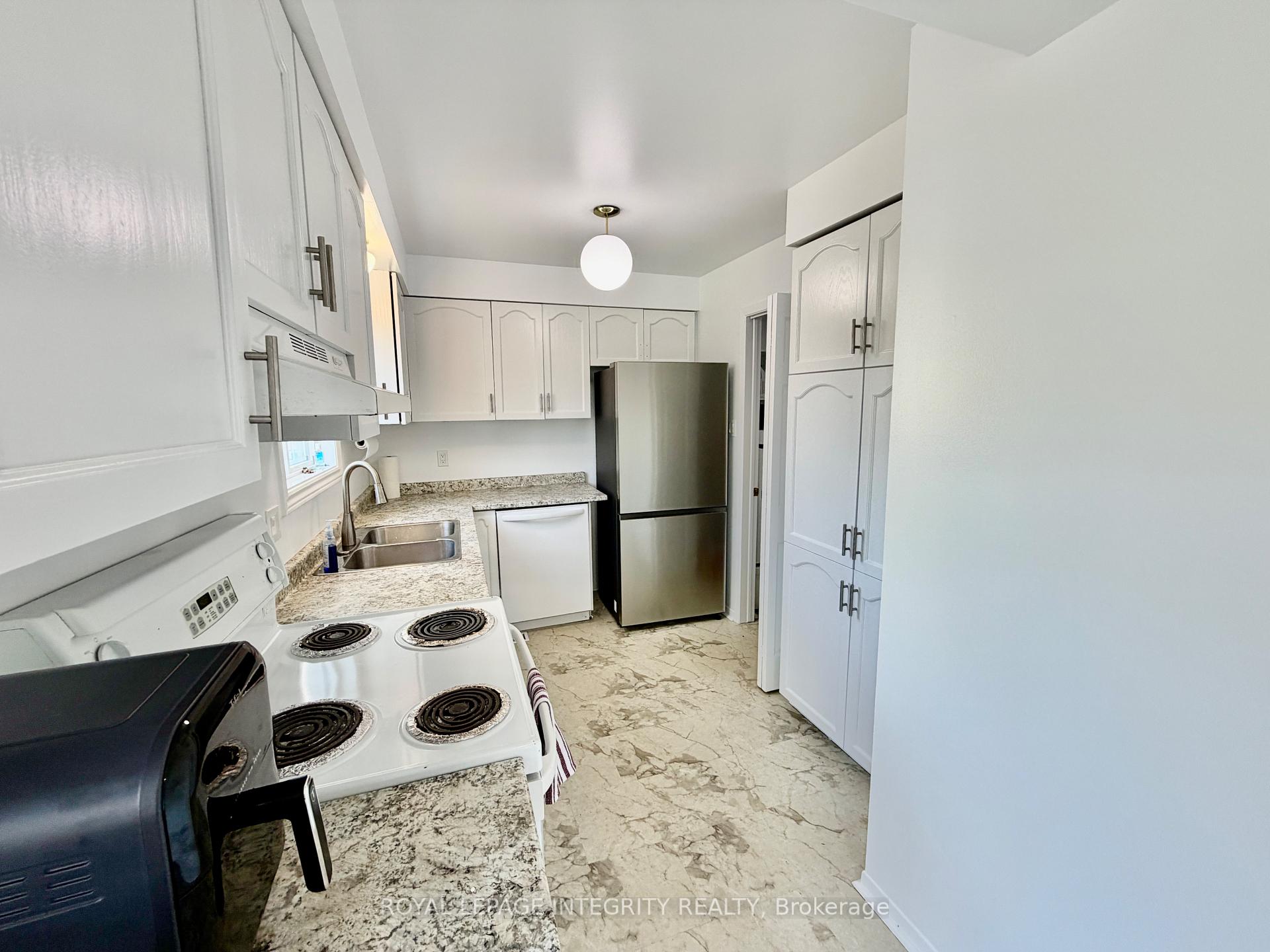 Photo 6 of 1039 Karsh Drive, Ottawa, Hunt Club Park — HOMEH