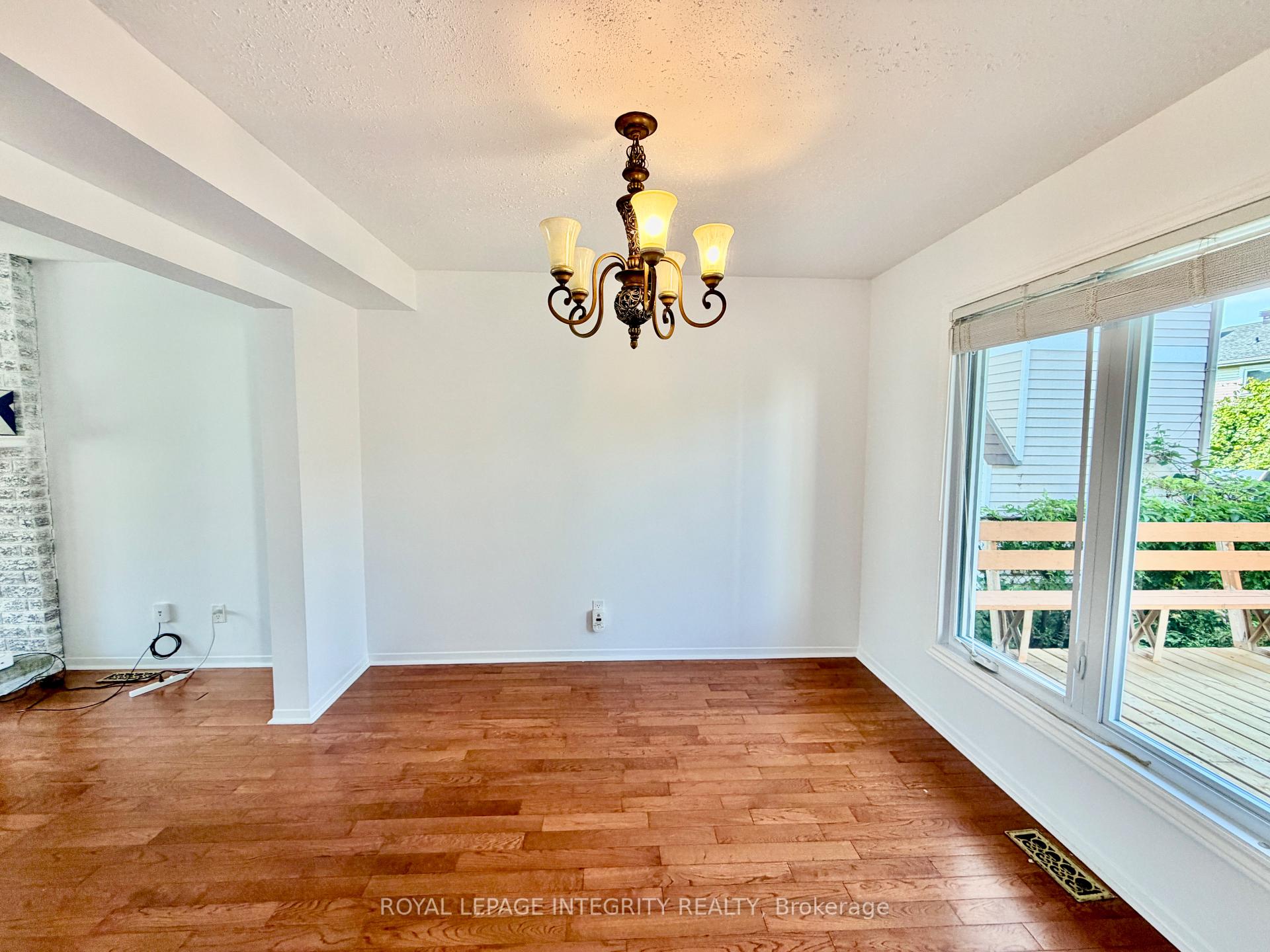 Photo 10 of 1039 Karsh Drive, Ottawa, Hunt Club Park — HOMEH