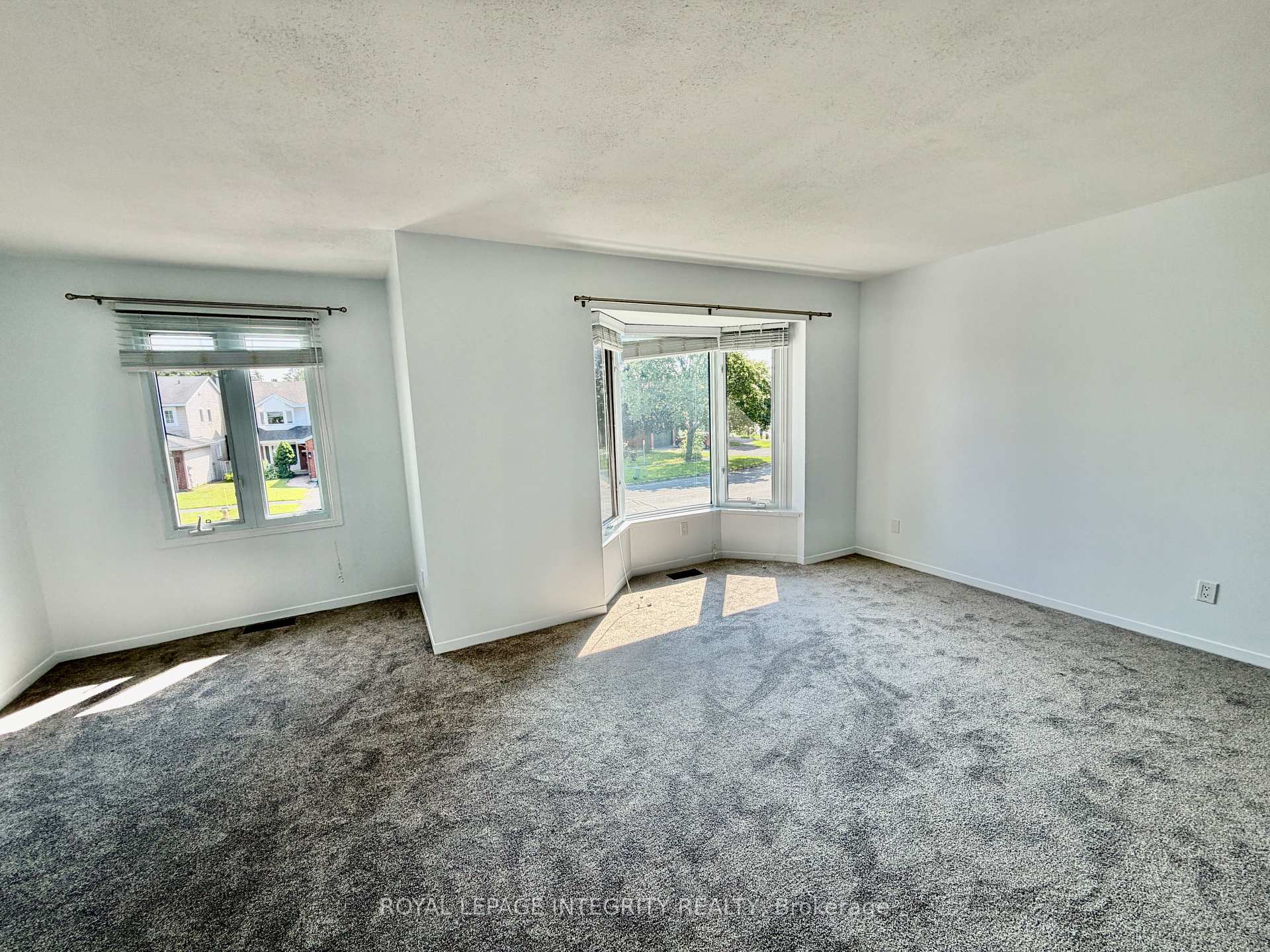 Photo 17 of 1039 Karsh Drive, Ottawa, Hunt Club Park — HOMEH
