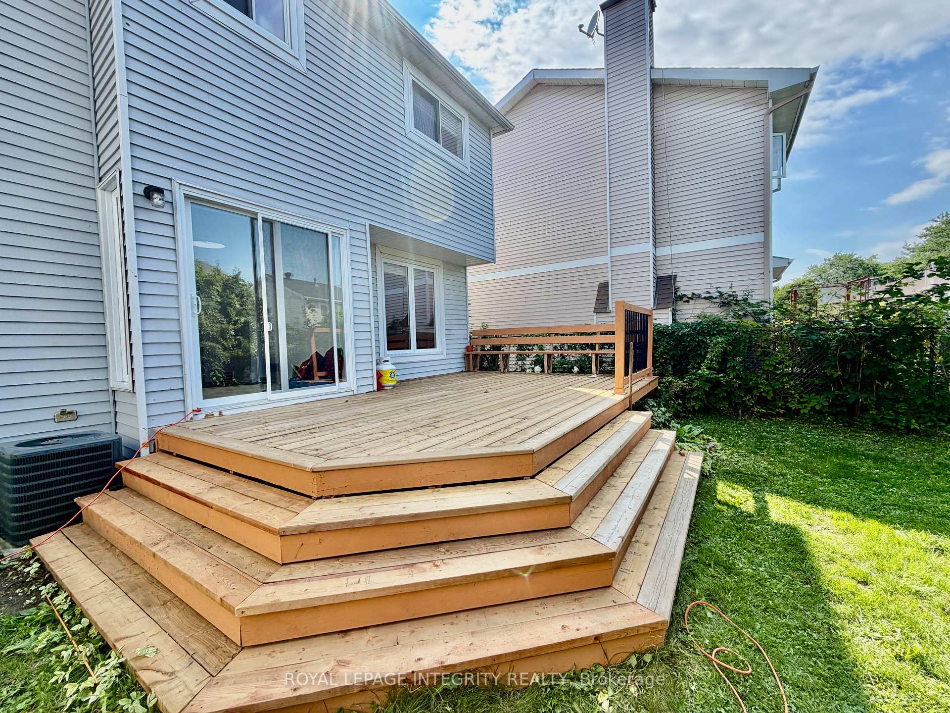 Photo 32 of 1039 Karsh Drive, Ottawa, Hunt Club Park — HOMEH