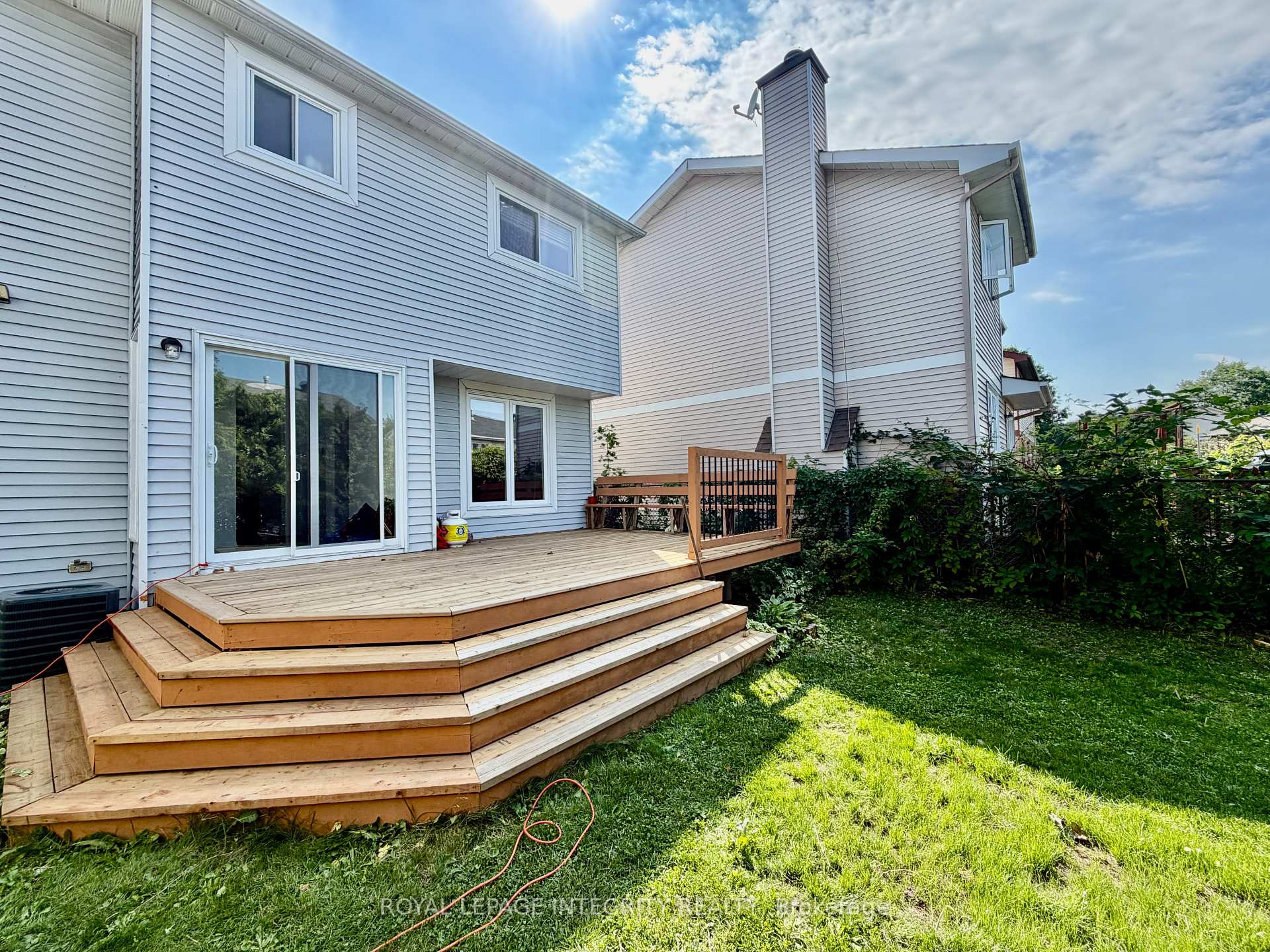 Photo 33 of 1039 Karsh Drive, Ottawa, Hunt Club Park — HOMEH