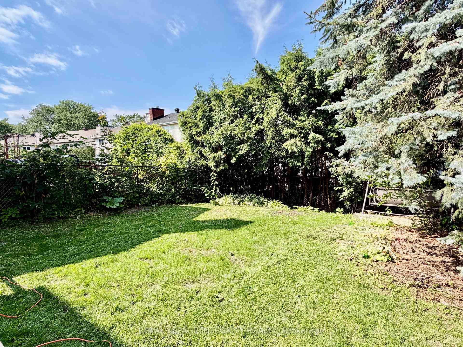 Photo 36 of 1039 Karsh Drive, Ottawa, Hunt Club Park — HOMEH