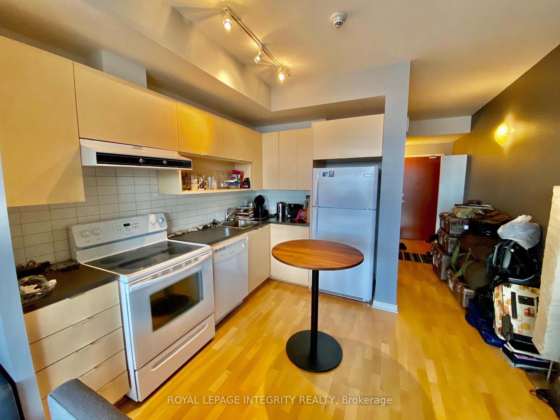 Photo 3 of Unit 1612, 324 Laurier Avenue W, Ottawa, Ottawa Centre — HOMEH