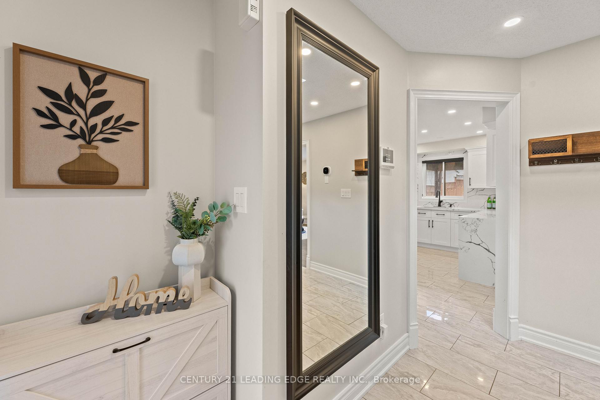Photo 7 of 6 Freeland Avenue, Clarington, Bowmanville — HOMEH