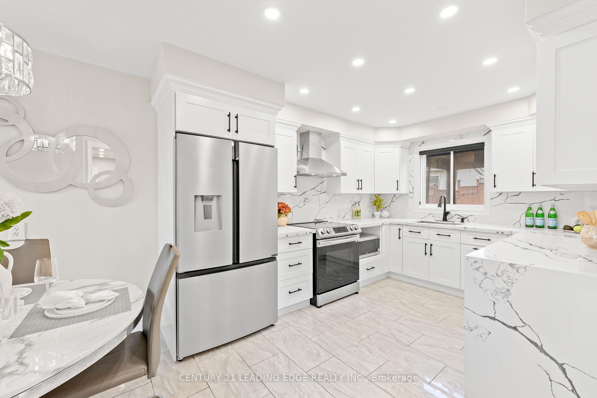 Photo 9 of 6 Freeland Avenue, Clarington, Bowmanville — HOMEH