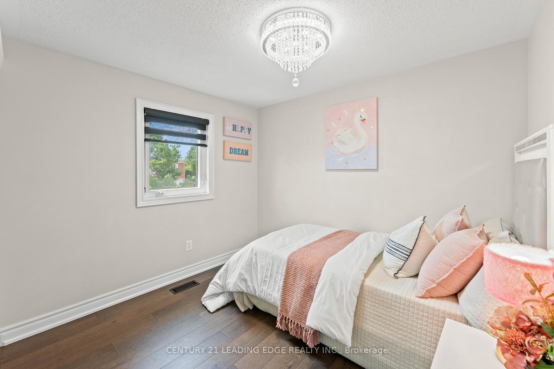 Photo 27 of 6 Freeland Avenue, Clarington, Bowmanville — HOMEH