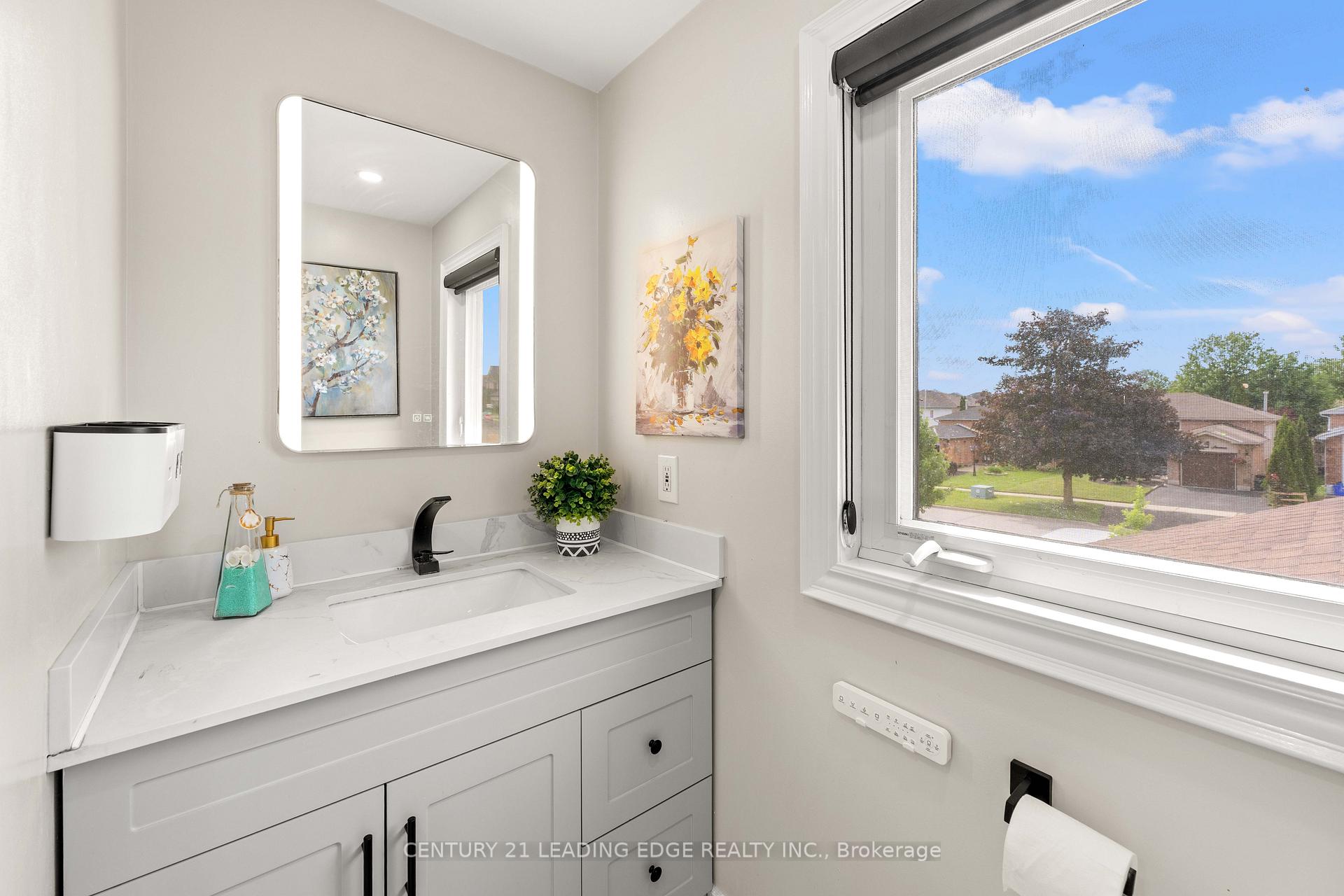 Photo 33 of 6 Freeland Avenue, Clarington, Bowmanville — HOMEH