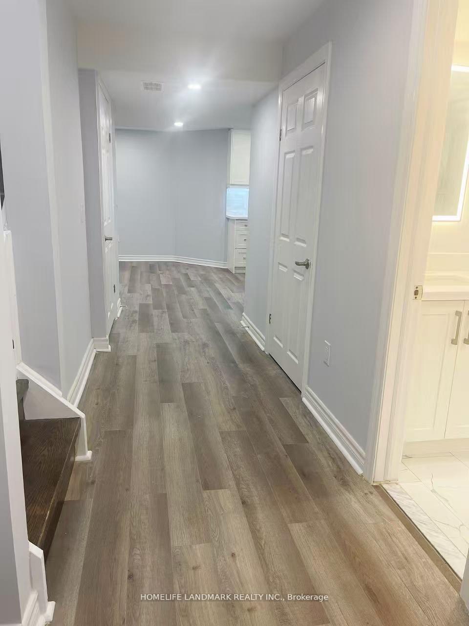 Photo 2 of Unit Basement, 21 Weekes Avenue, Richmond Hill, Oak Ridges — HOMEH