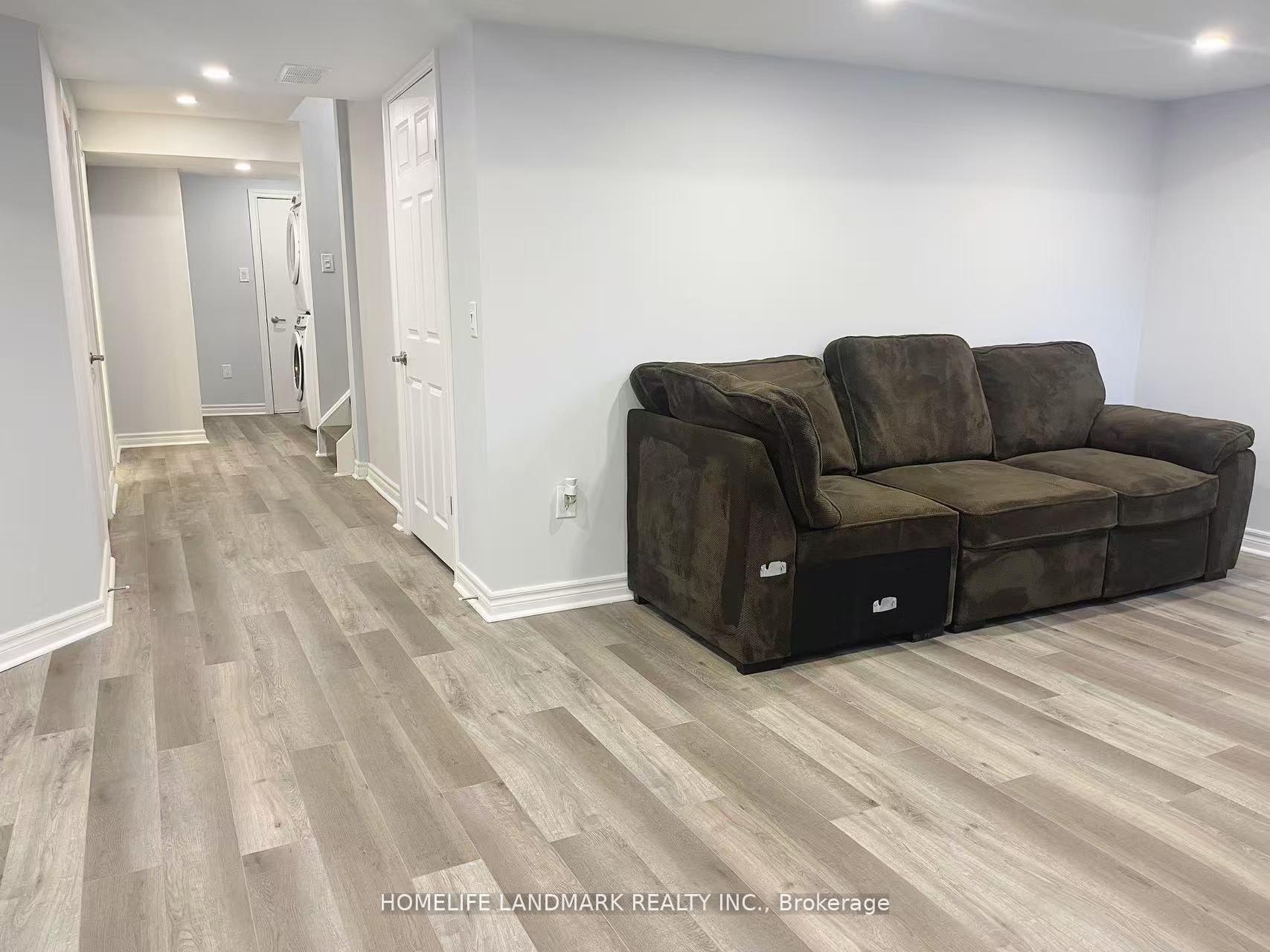 Photo 3 of Unit Basement, 21 Weekes Avenue, Richmond Hill, Oak Ridges — HOMEH