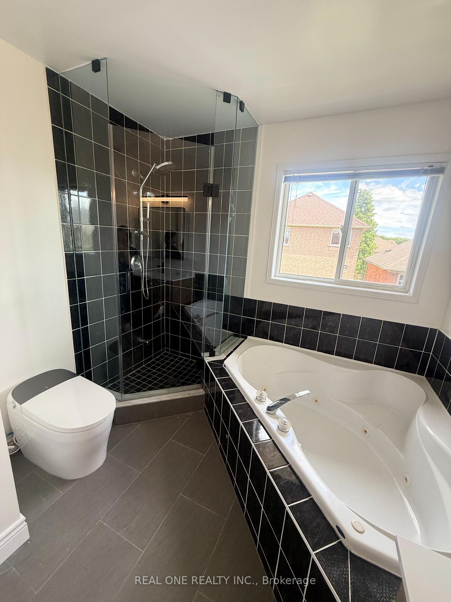 Photo 11 of 93 Brunswick Avenue, Markham, Berczy — HOMEH
